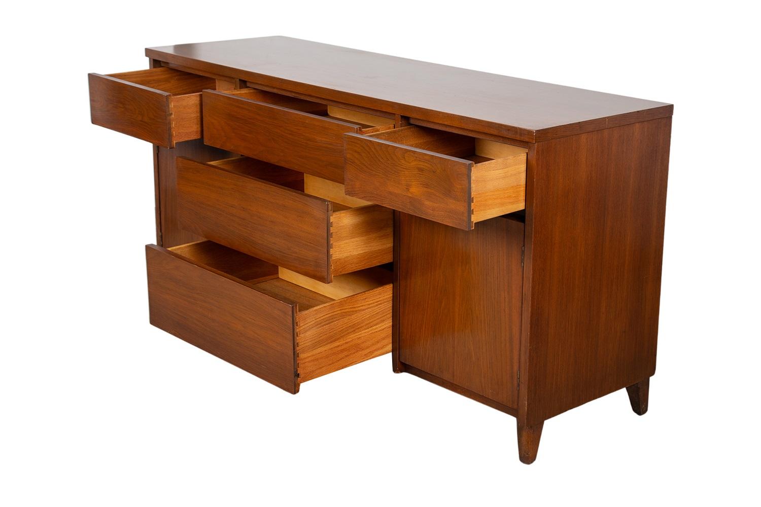 Americano Credenza credenza cassettiera di metà secolo di Stanley in vendita