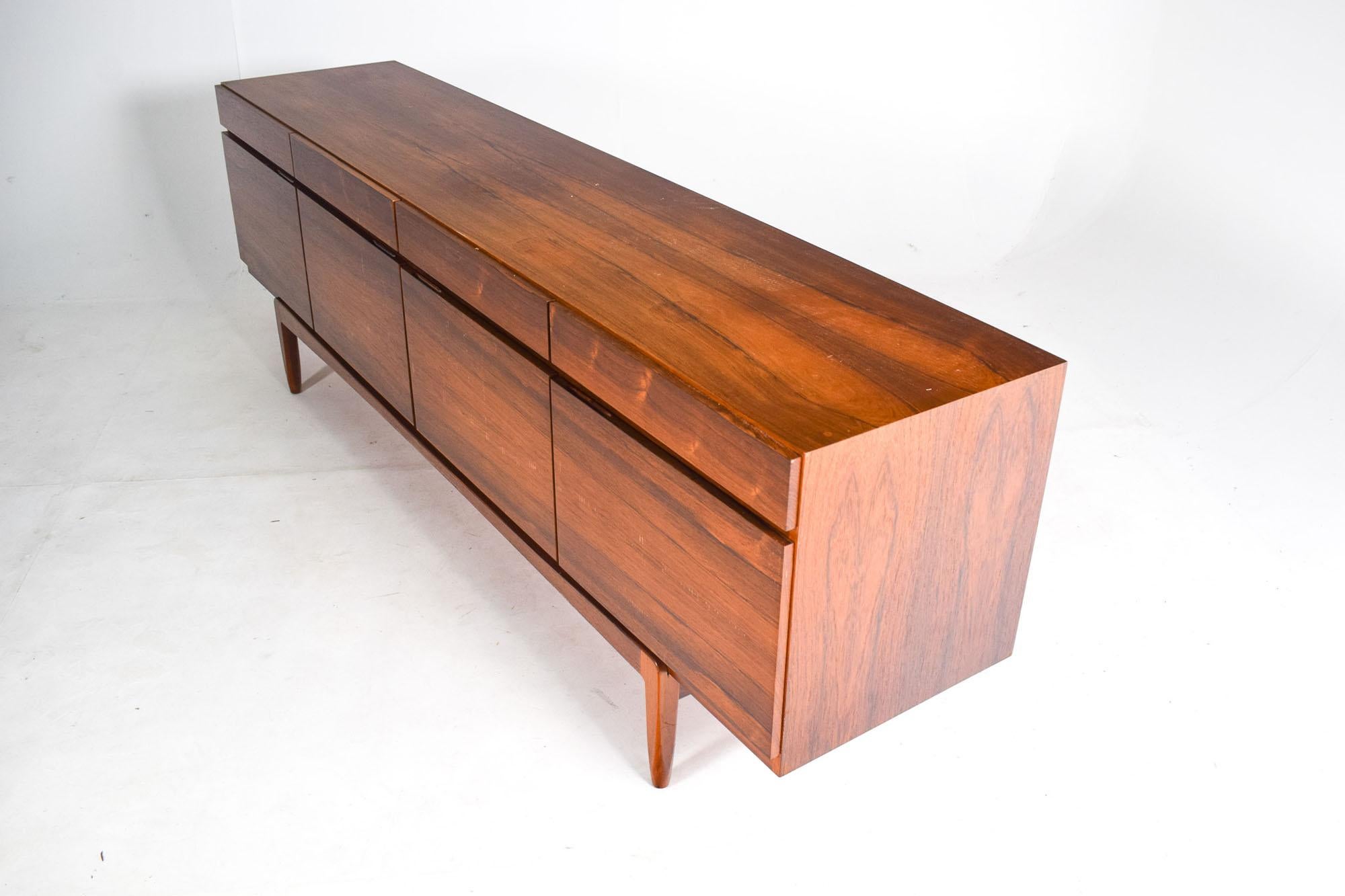 Midcentury Sideboard Designed by Ib Kofod-Larsen for Faarup Møbelfabrik In Good Condition In Lisboa, Lisboa