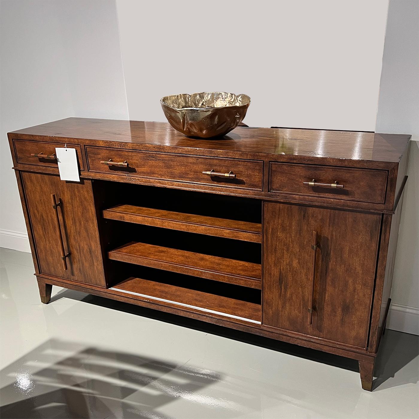 Vietnamita Credenza del metà secolo in vendita