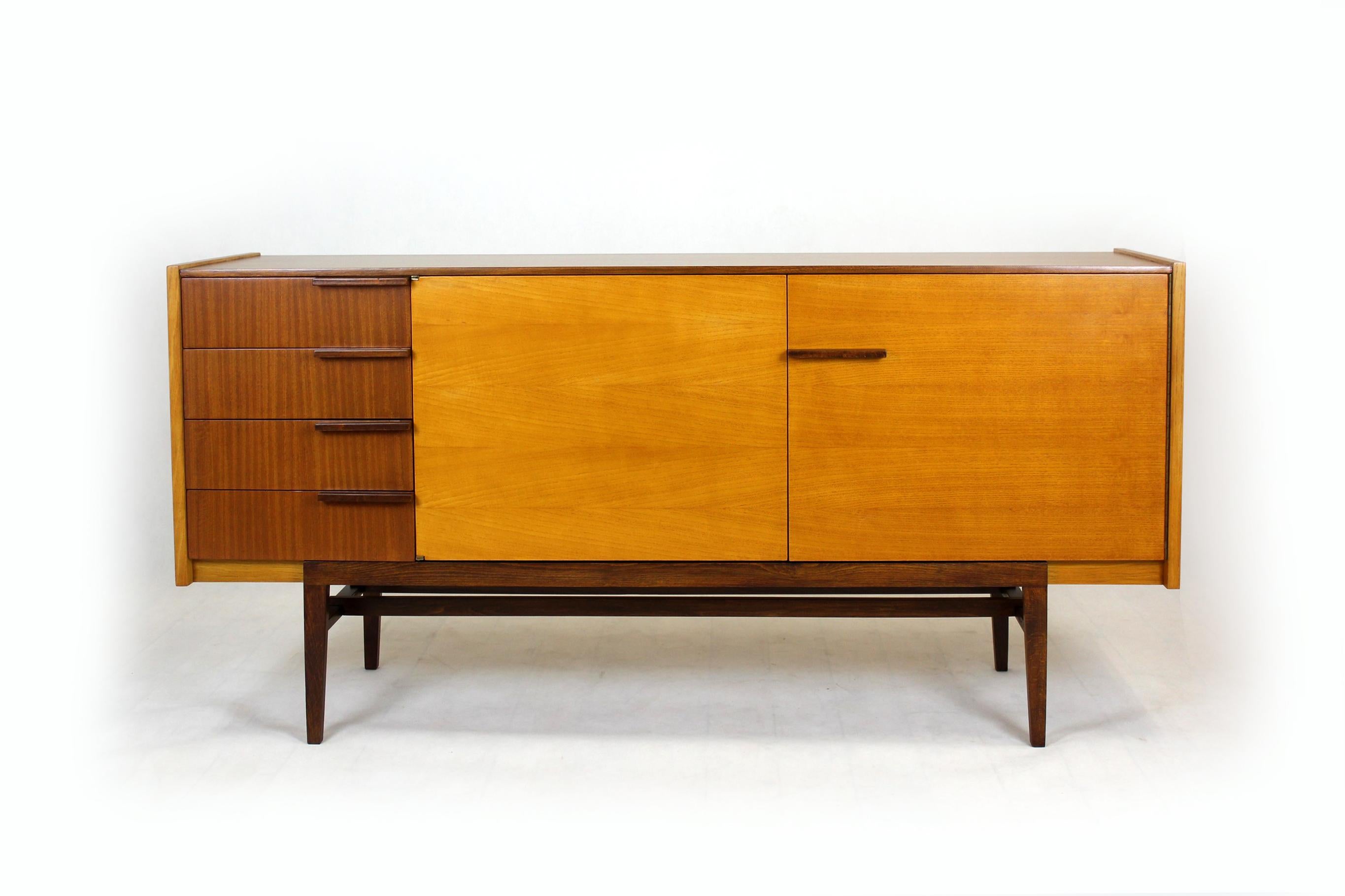 Mid-Century Sideboard from UP Bucovice, 1960s For Sale 2