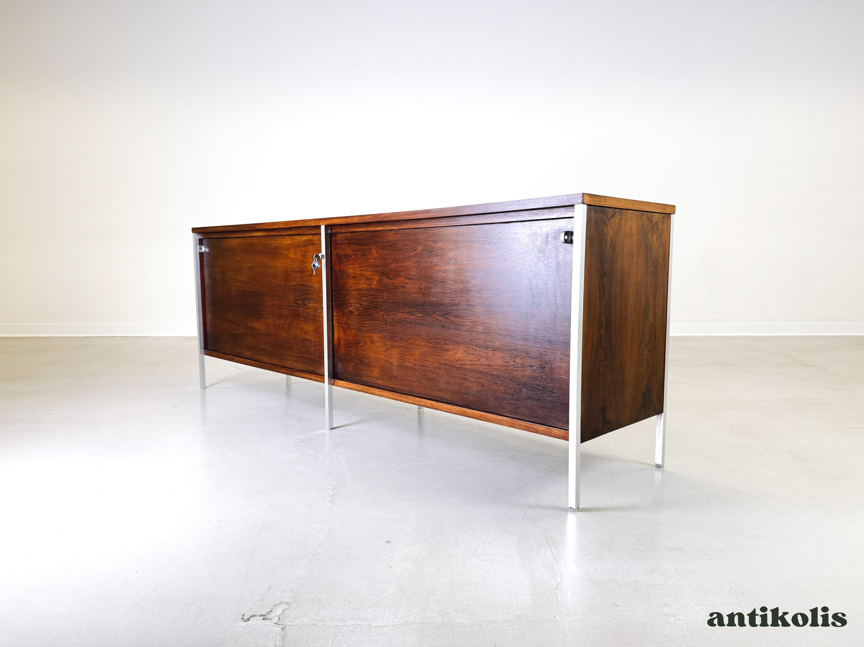 Fine XX secolo Credenza di metà secolo Holzäpfel KG Herbert Hirche in legno di palissandro in vendita