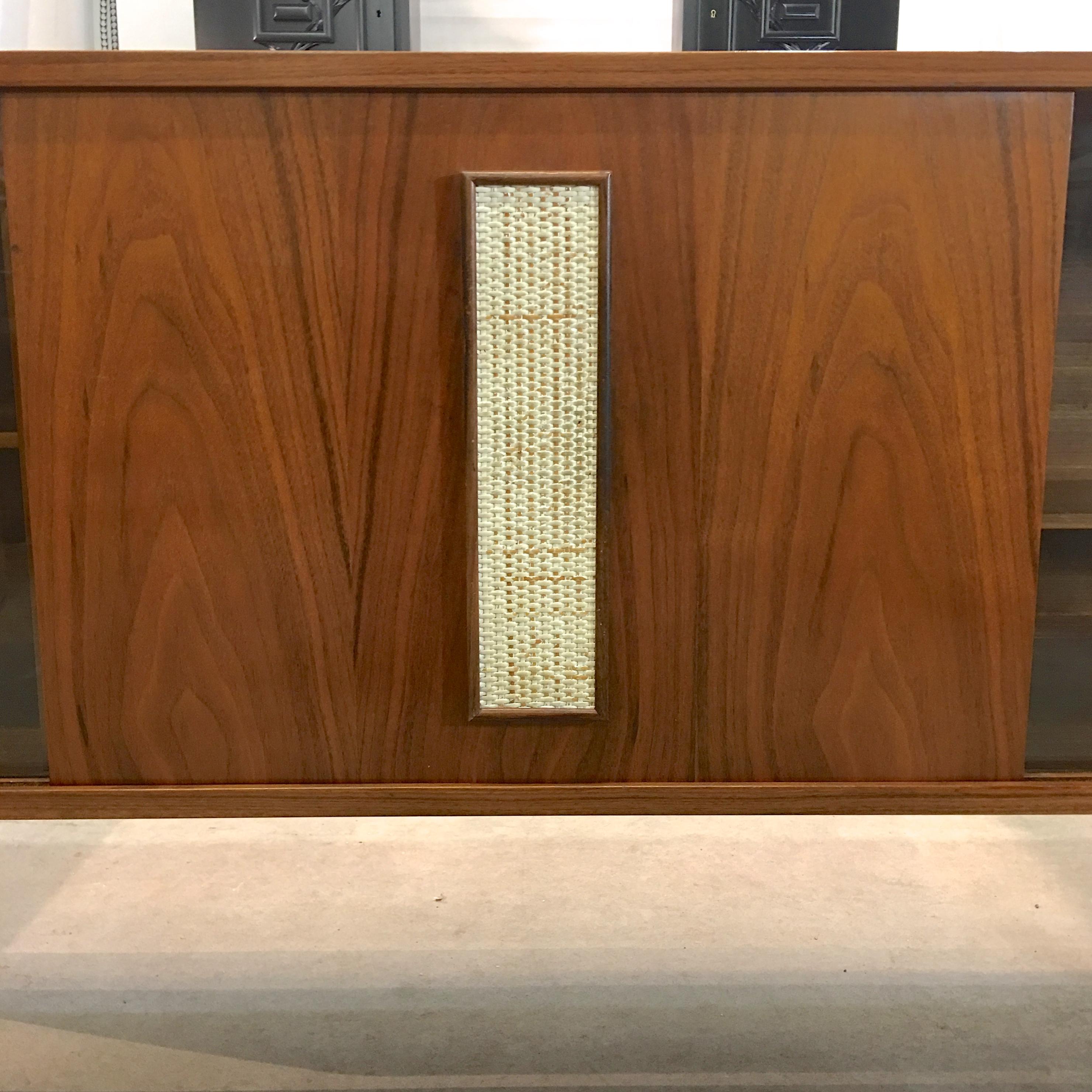 Midcentury Sideboard Hutch 9