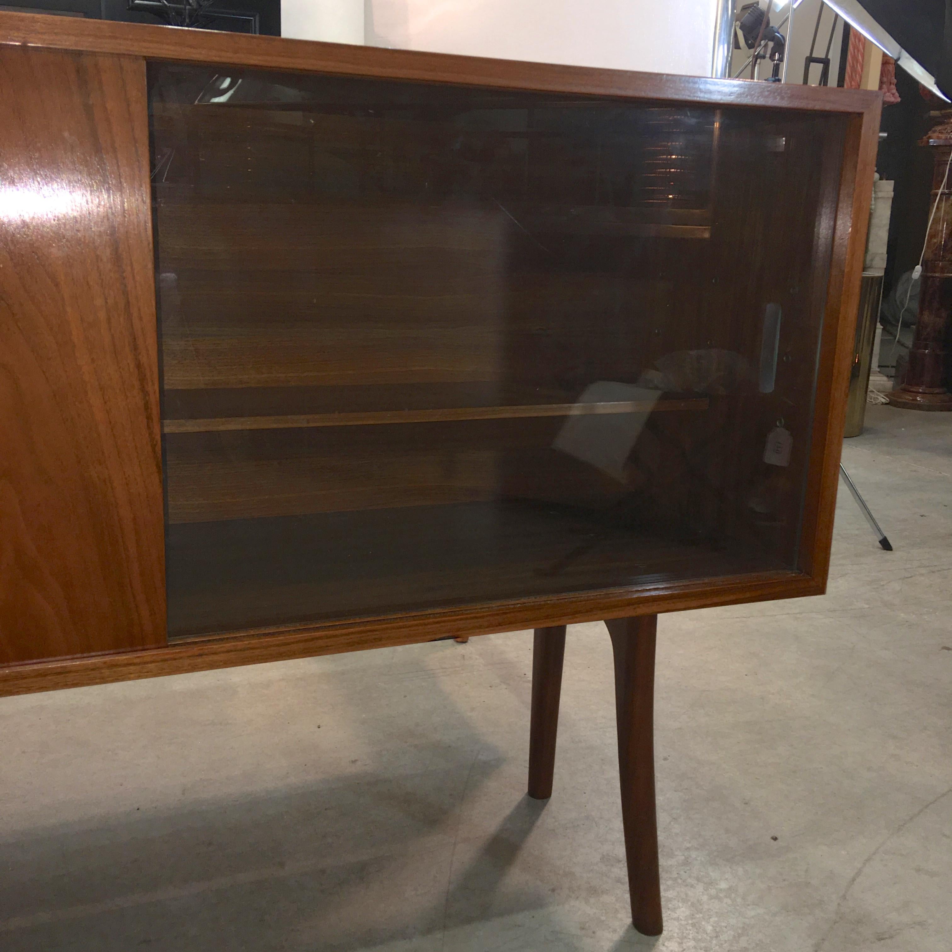 Midcentury Sideboard Hutch 10