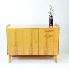 Credenza di metà secolo in Oak Oak biondo di Tatra, Cecoslovacchia, 1966