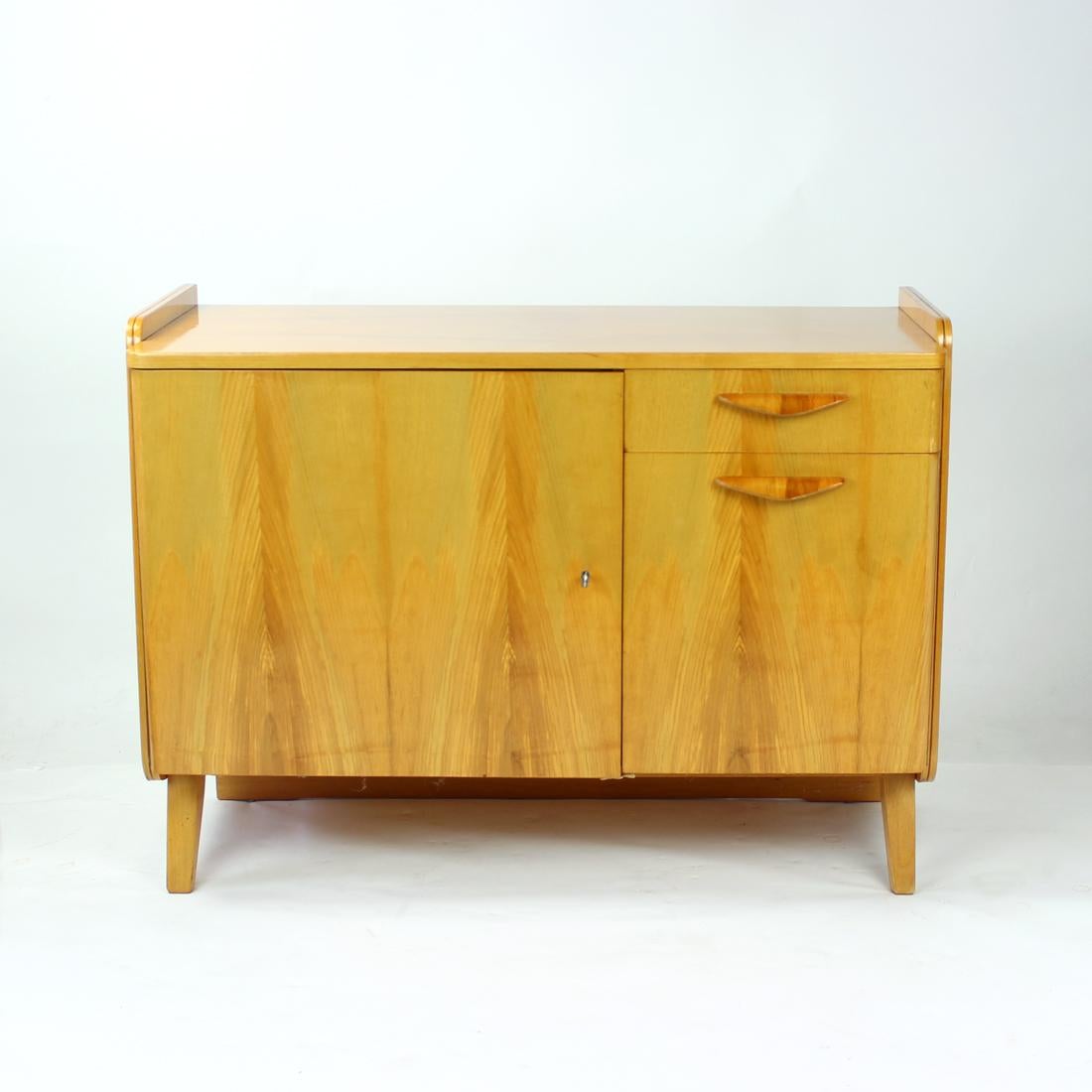 MidCentury Sideboard in Blond Oak by Tatra, Czechoslovakia, 1966 at