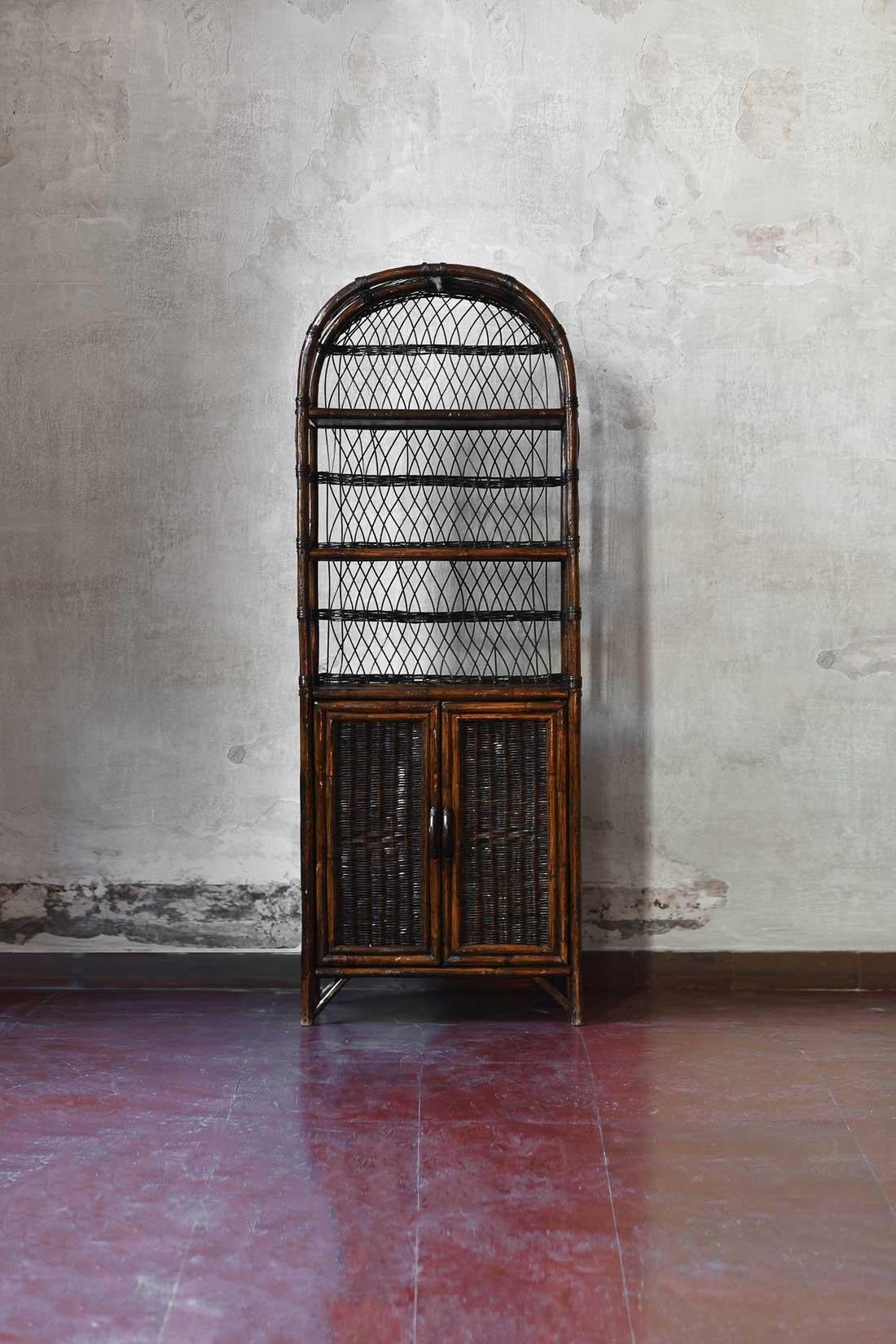 Credenza di metà secolo in giunco scuro con mensole, ante e ripiani interni
Dettagli del prodotto
Dimensioni: 66 W x 180 H x 36 D cm
Non esitare a contattarci per ulteriori informazioni o foto.