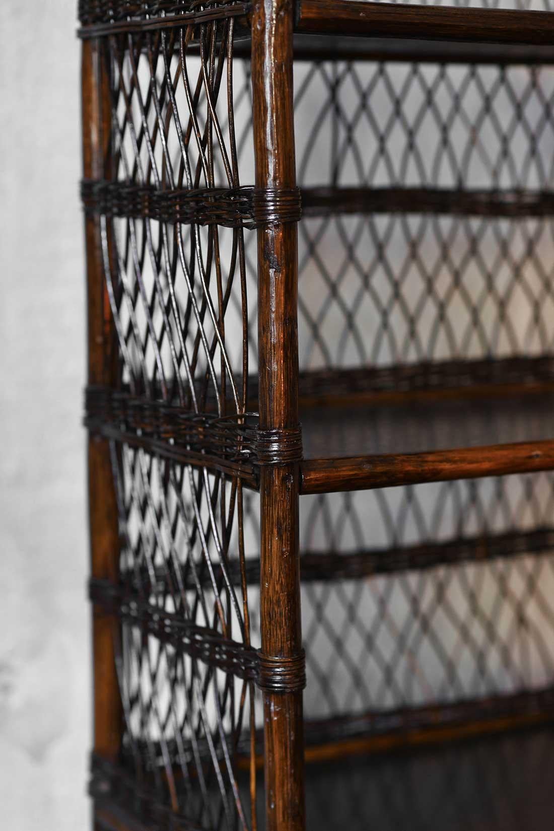 Credenza di metà secolo in giunco scuro. in vendita 1