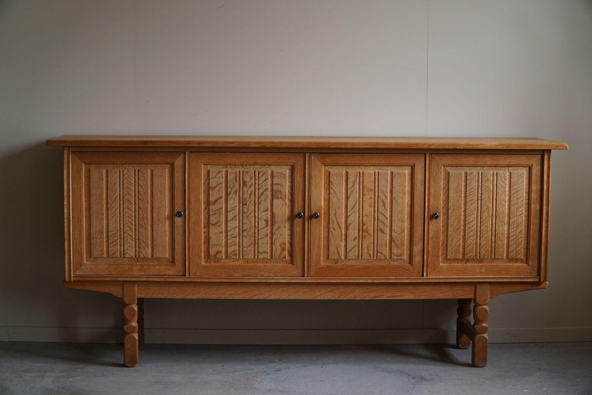 Mid Century Sideboard aus Eiche, hergestellt von einem dänischen Schreiner in den 1960er Jahren im Angebot 6