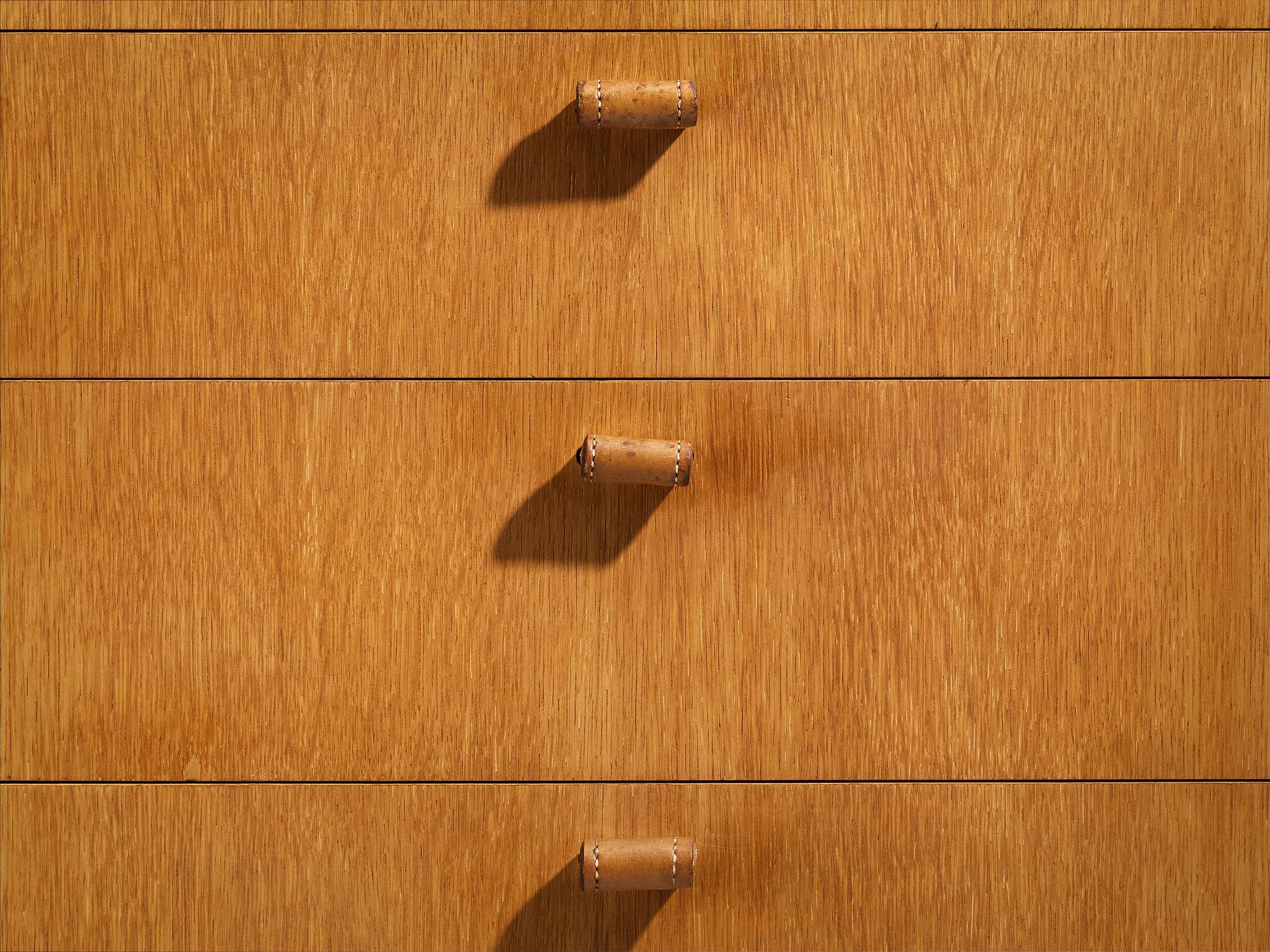 Mid-Century Sideboard in Oak with Leather Handles For Sale 3