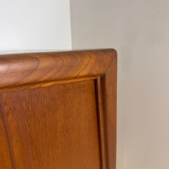 Aparador de mediados de siglo en teca de Axel Christensen para ACO Mobler, Dinamarca 1960