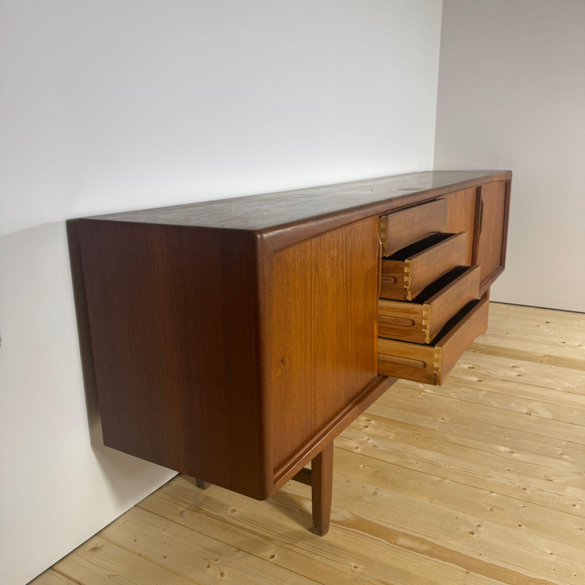 Mid Century Sideboard aus Teakholz von Axel Christensen für ACO Mobler, Dänemark 1960 im Angebot 1