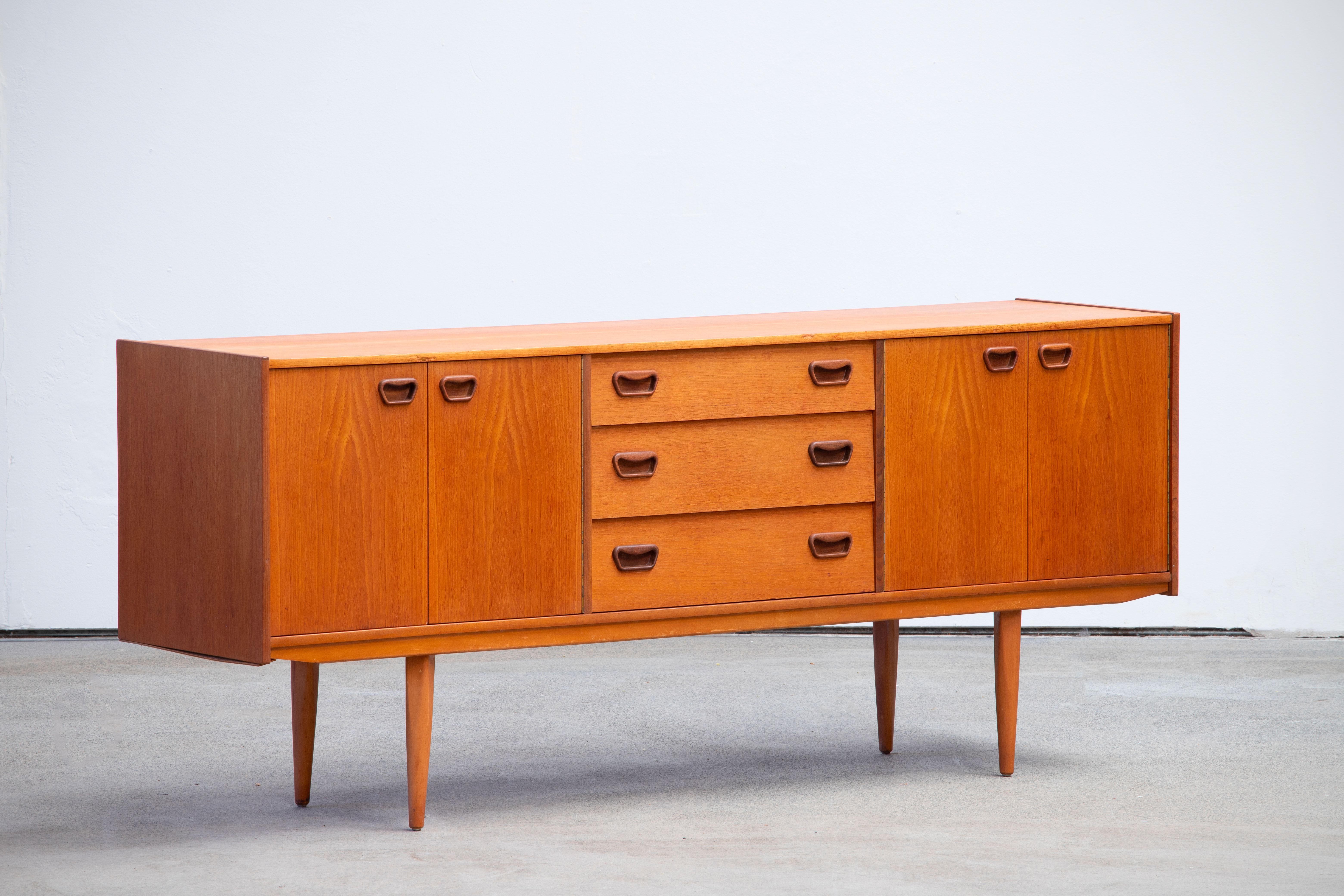 Mid-20th Century Mid-Century Sideboard in Teak, Denmark, 1960s For Sale