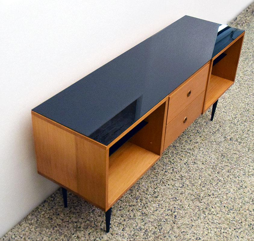 Mid-Century Sideboard in Wood and Black Glass For Sale 4