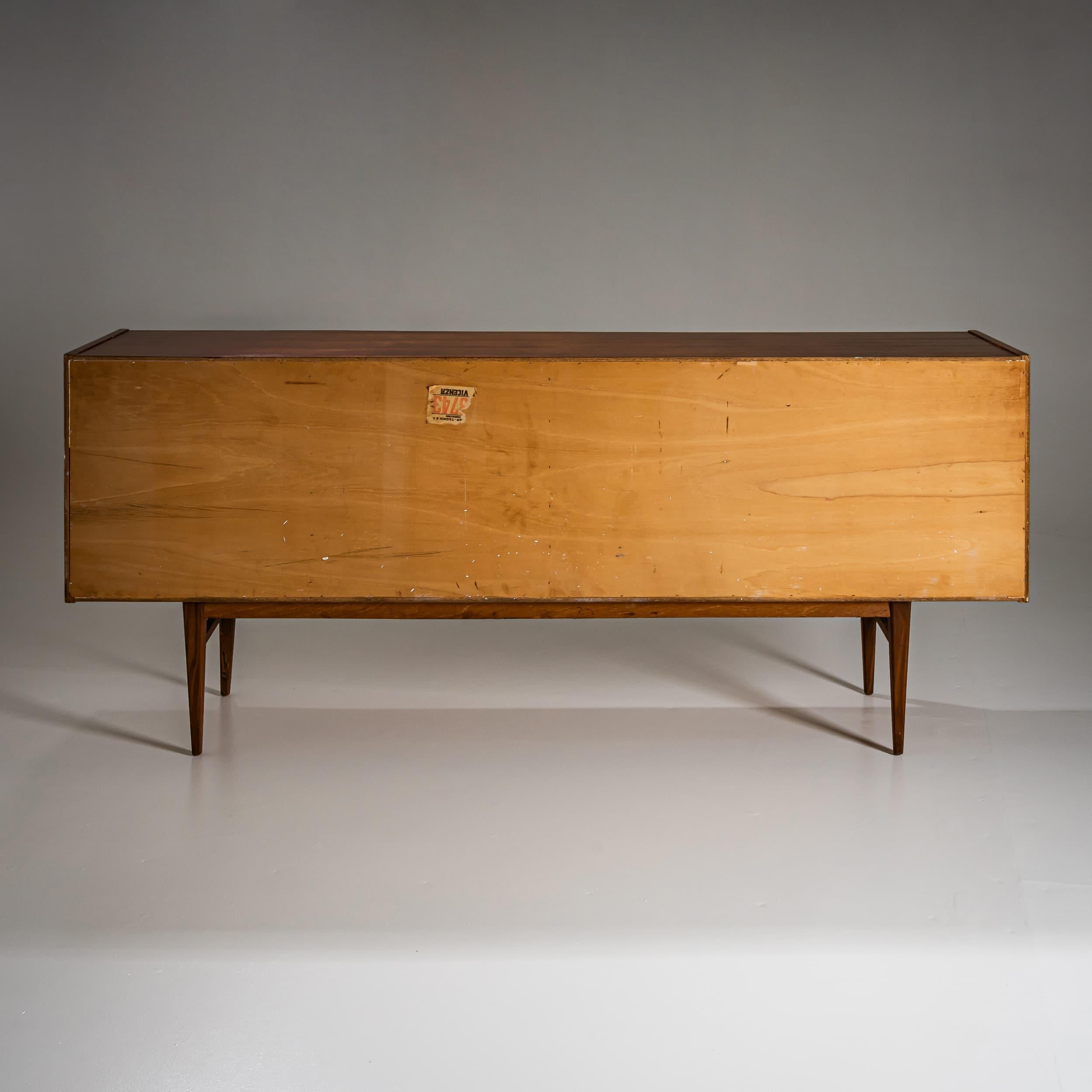 Mid-Century Sideboard, wahrscheinlich Italien, 1960er Jahre im Angebot 2
