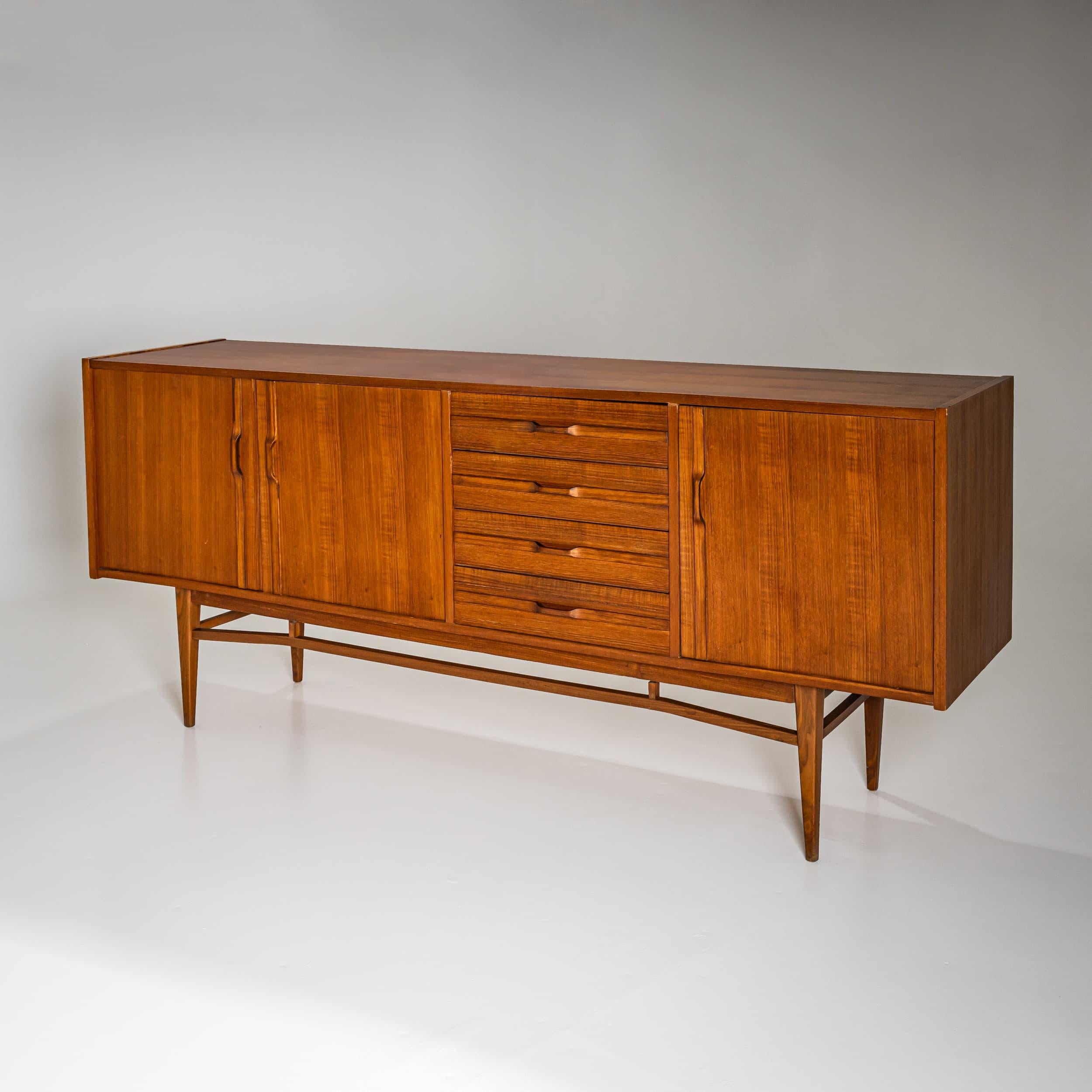 Mid-Century Sideboard, wahrscheinlich Italien, 1960er Jahre (Italienisch) im Angebot