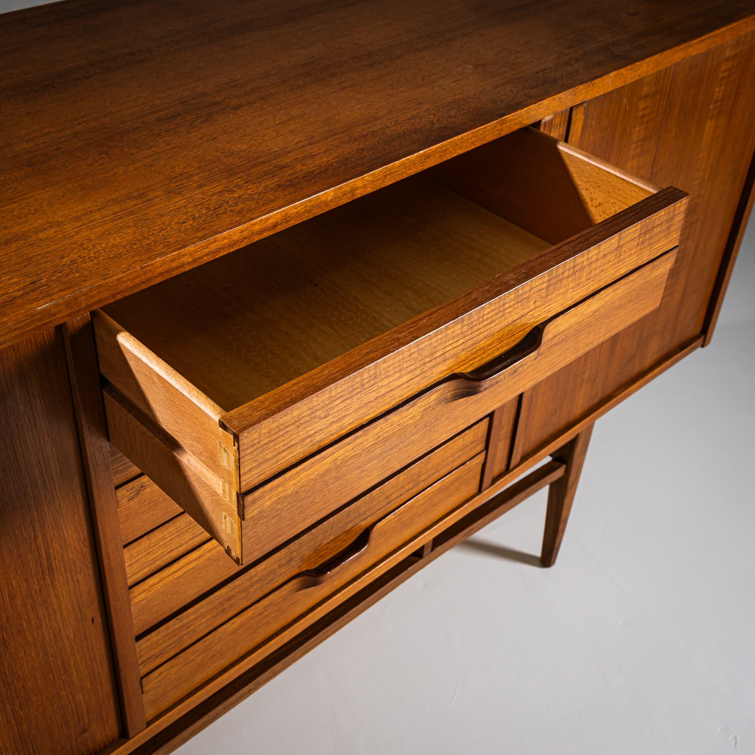 Mid-Century Sideboard, wahrscheinlich Italien, 1960er Jahre im Zustand „Gut“ im Angebot in Greding, DE