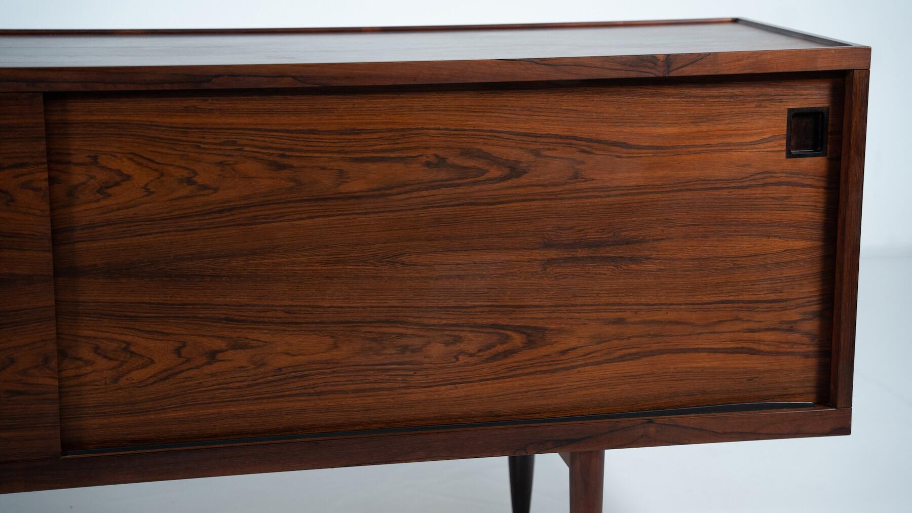 Credenza di metà secolo Model 20 di Niels O. Moller, Mobelfabrik, Danimarca, anni '60 in vendita 5