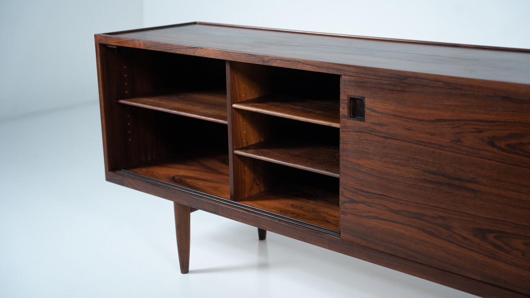 Credenza di metà secolo Model 20 di Niels O. Moller, Mobelfabrik, Danimarca, anni '60 in vendita 6