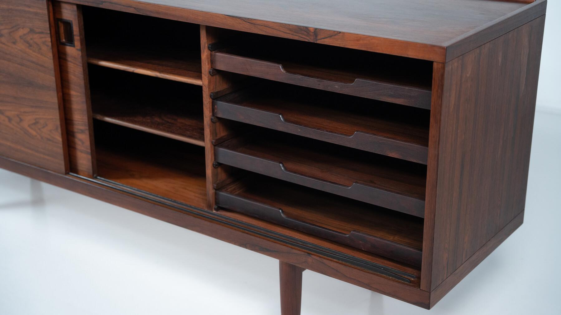 Credenza di metà secolo Model 20 di Niels O. Moller, Mobelfabrik, Danimarca, anni '60 in vendita 7