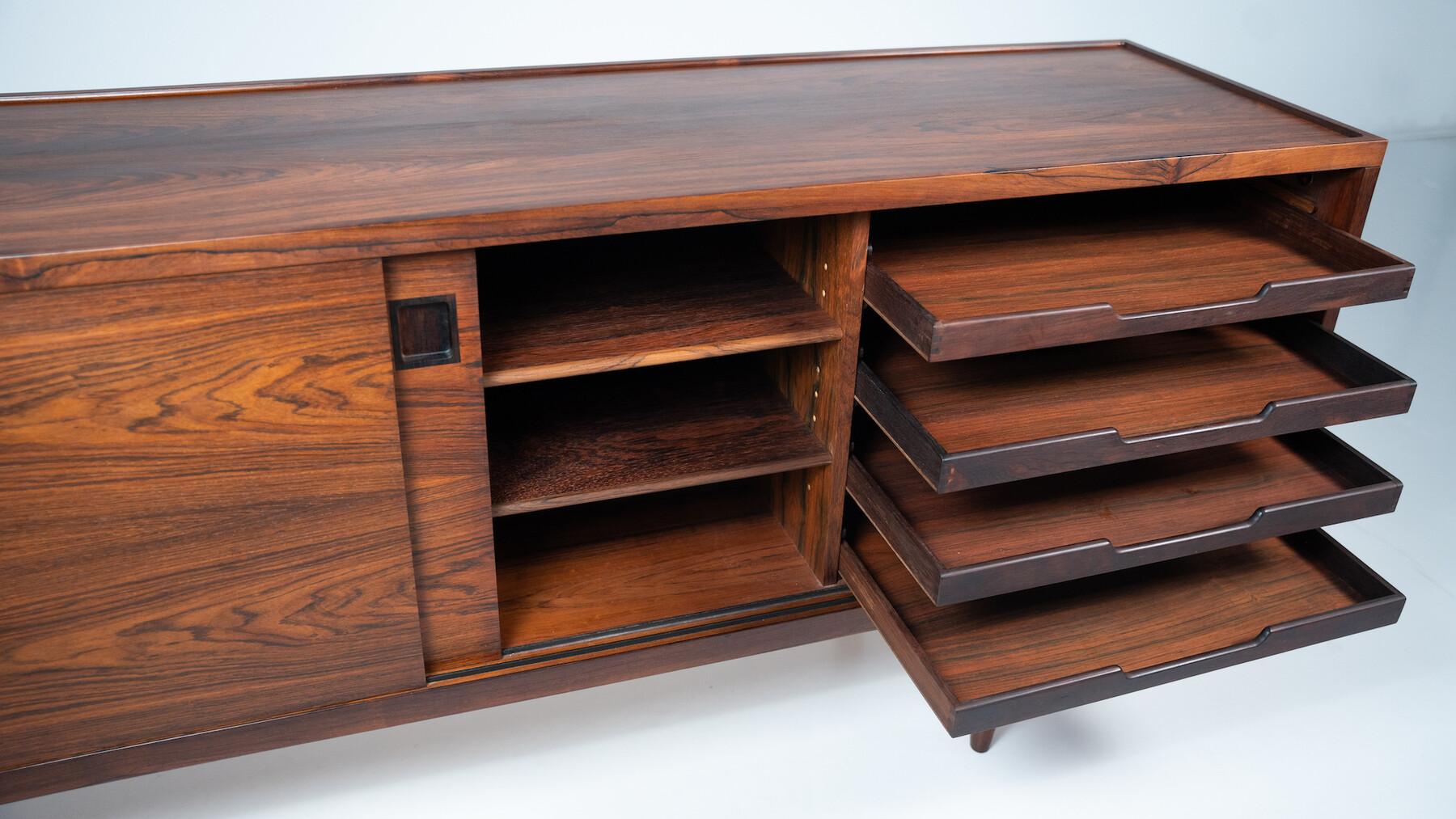 Credenza di metà secolo Model 20 di Niels O. Moller, Mobelfabrik, Danimarca, anni '60 in vendita 8