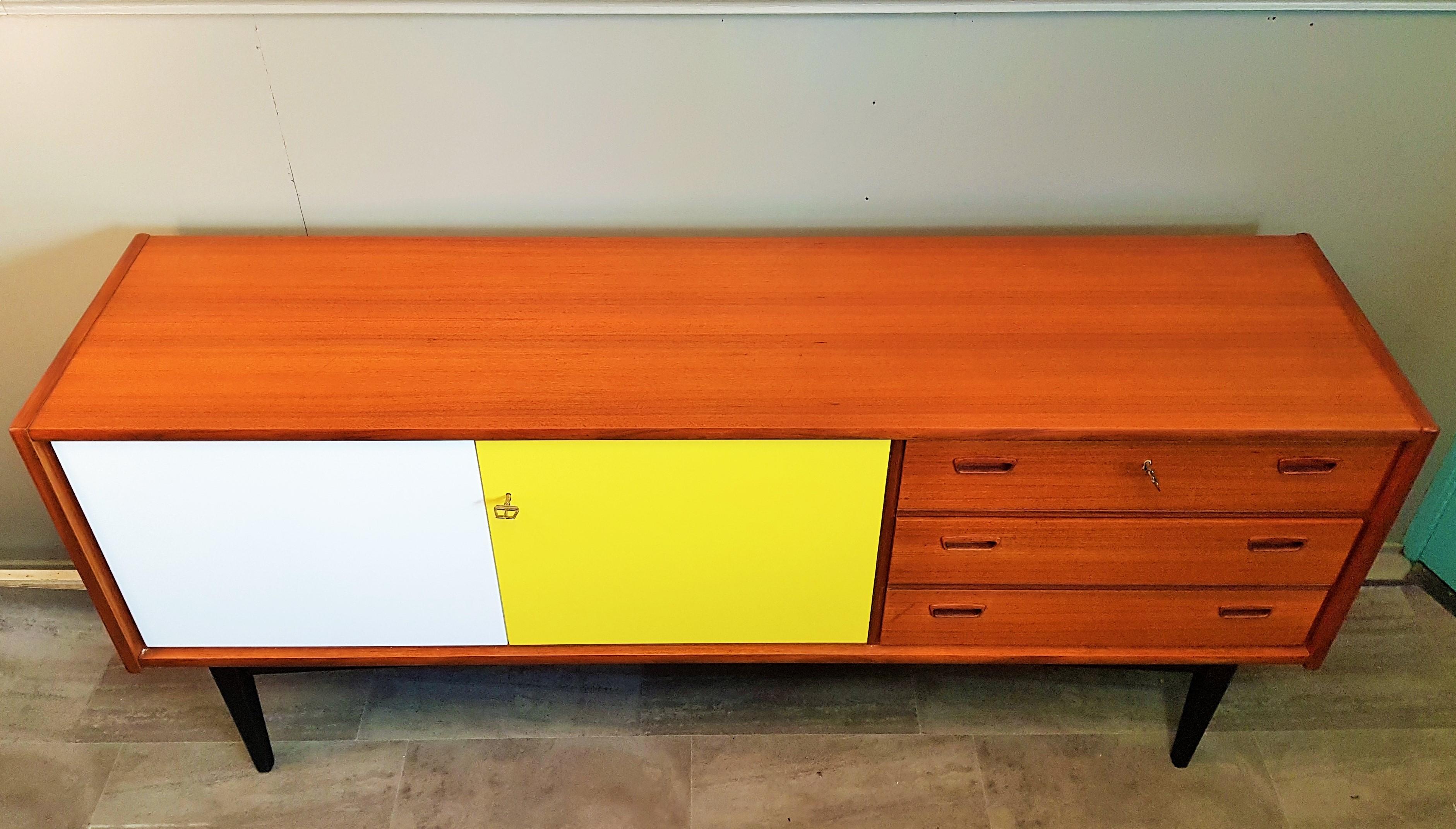 Midcentury Sideboard Teak, Denmark, 1960 For Sale 4