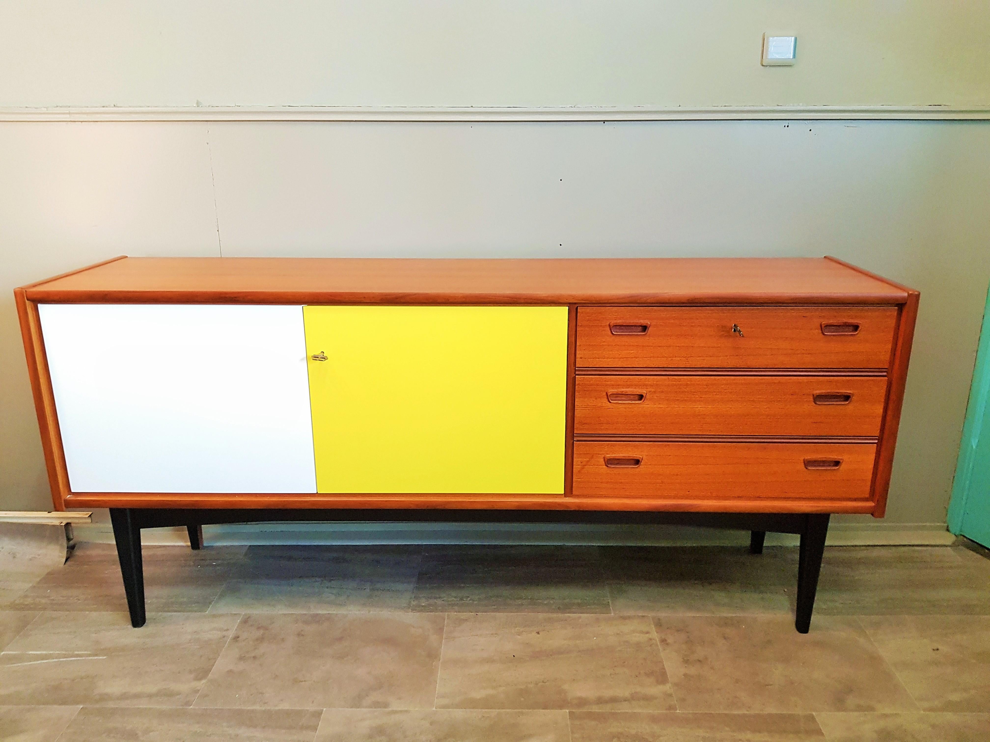 Midcentury Sideboard Teak, Denmark, 1960 For Sale 6