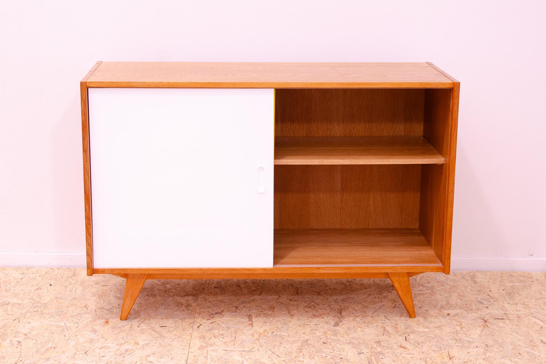 Mid century sideboard U-452 by Jiří Jiroutek, 1960´s, Czechoslovakia For Sale 7