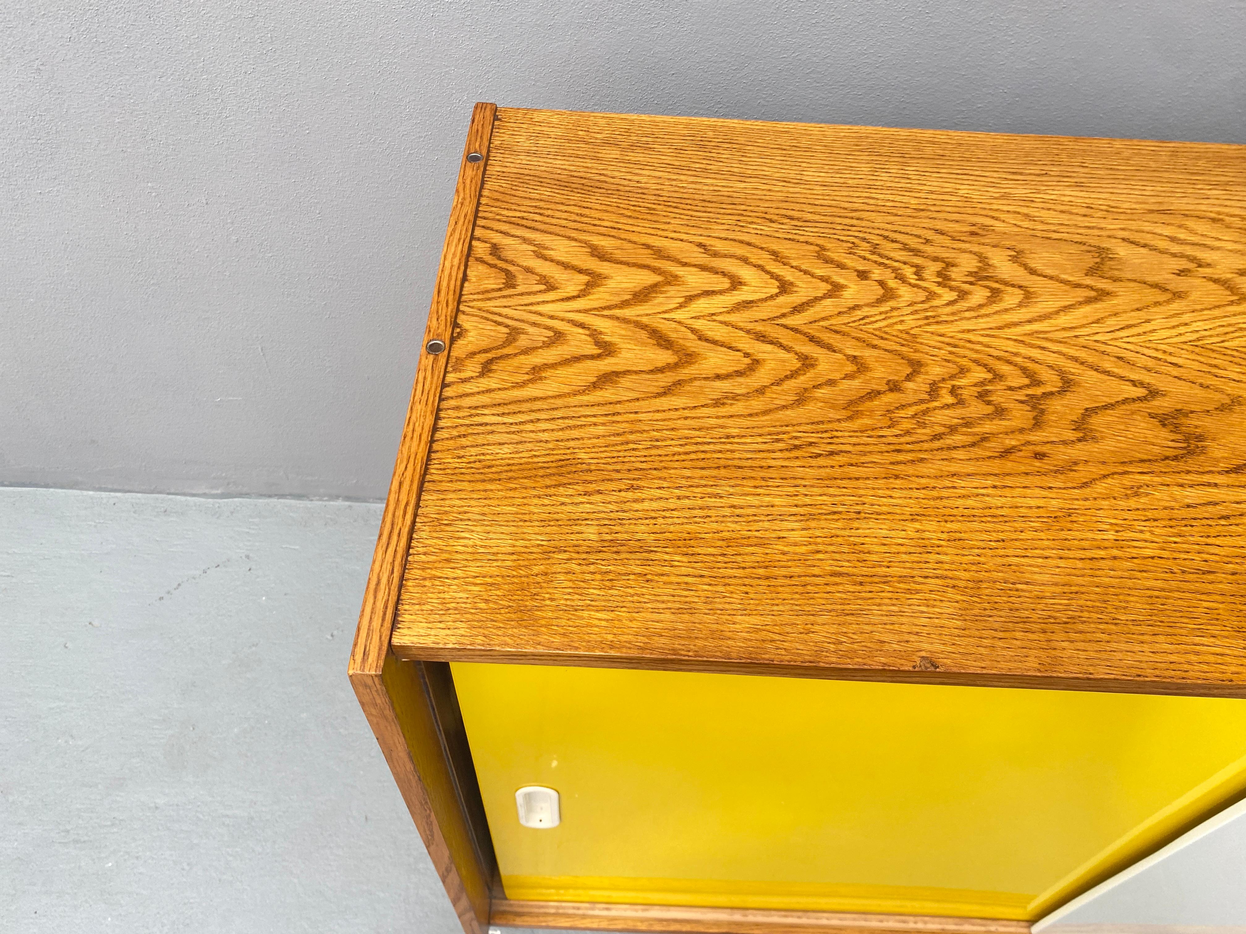 Buffet du milieu du siècle U-452 par Jiří Jiroutek, années 1960, Tchécoslovaquie en vente 10