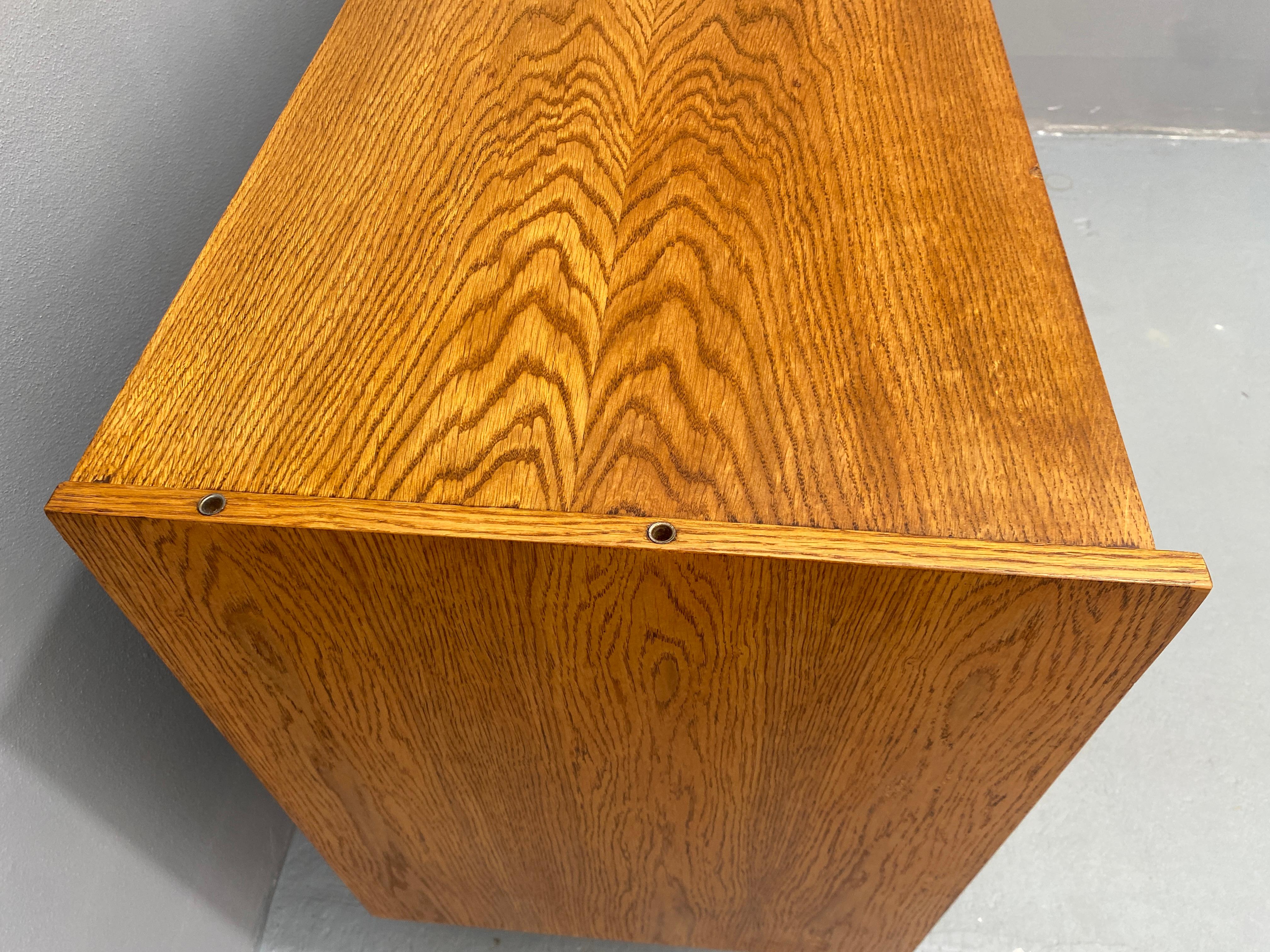 Buffet du milieu du siècle U-452 par Jiří Jiroutek, années 1960, Tchécoslovaquie en vente 1