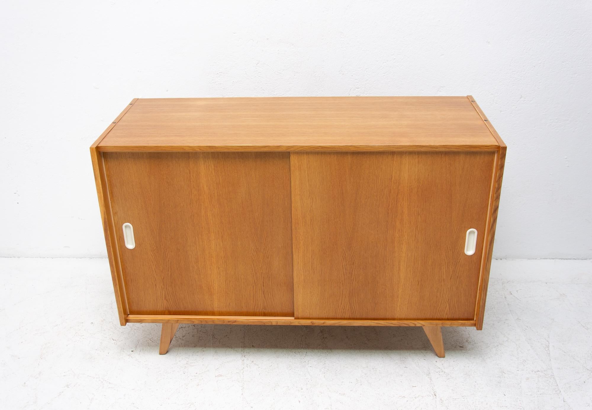 Scandinavian Modern Midcentury Sideboard U-452, Jiří Jiroutek, Czechoslovakia, 1960s