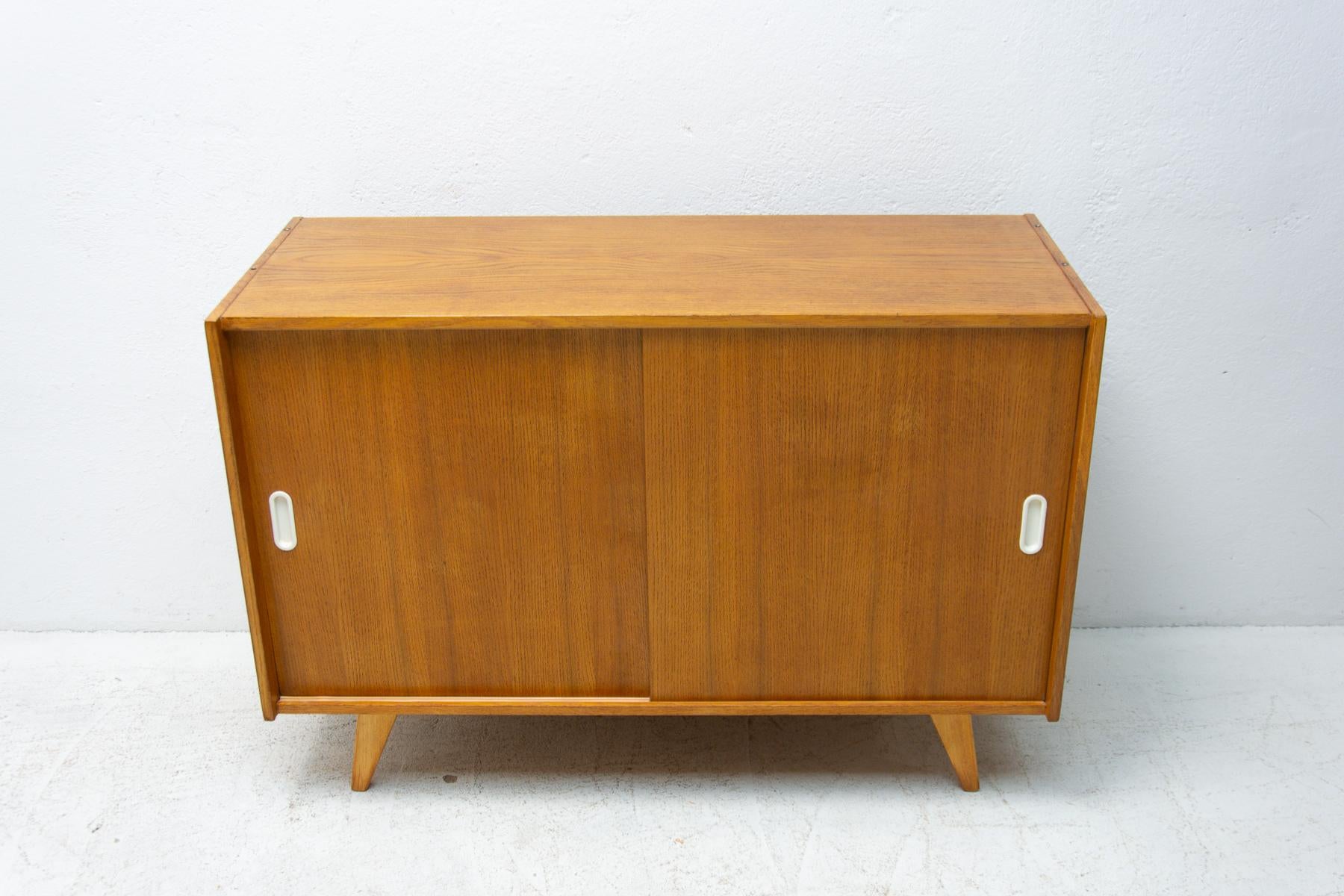 Scandinavian Modern Mid Century Sideboard U-452, Jiří Jiroutek, Czechoslovakia, 1960´s For Sale