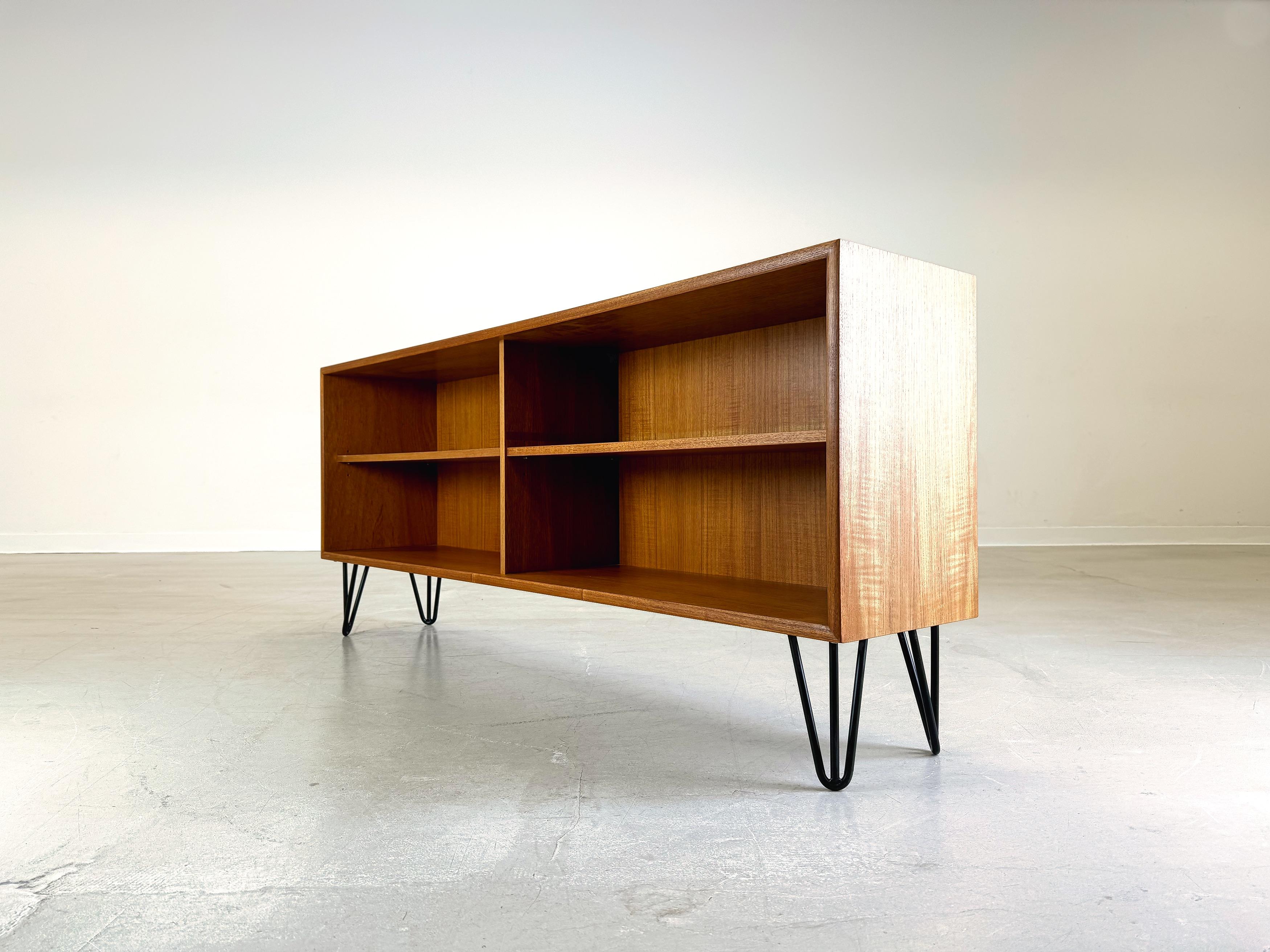 Mid Century Sideboard WK Möbel Teak Lowboard Hairpin Vintage In Good Condition In Berlin, DE