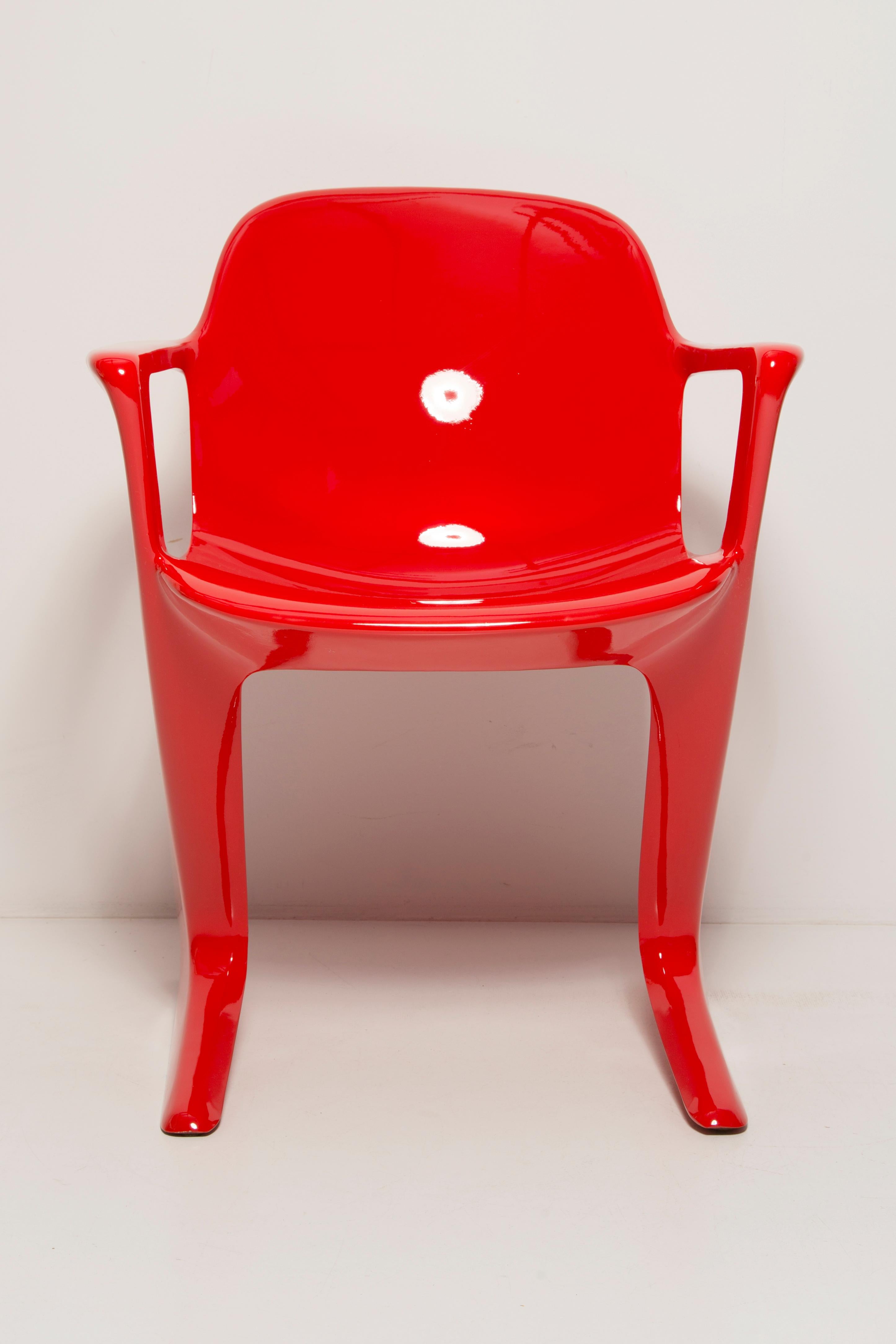 Midcentury Signal Red Kangaroo Chair Designed by Ernst Moeckl, Germany, 1968 For Sale 4