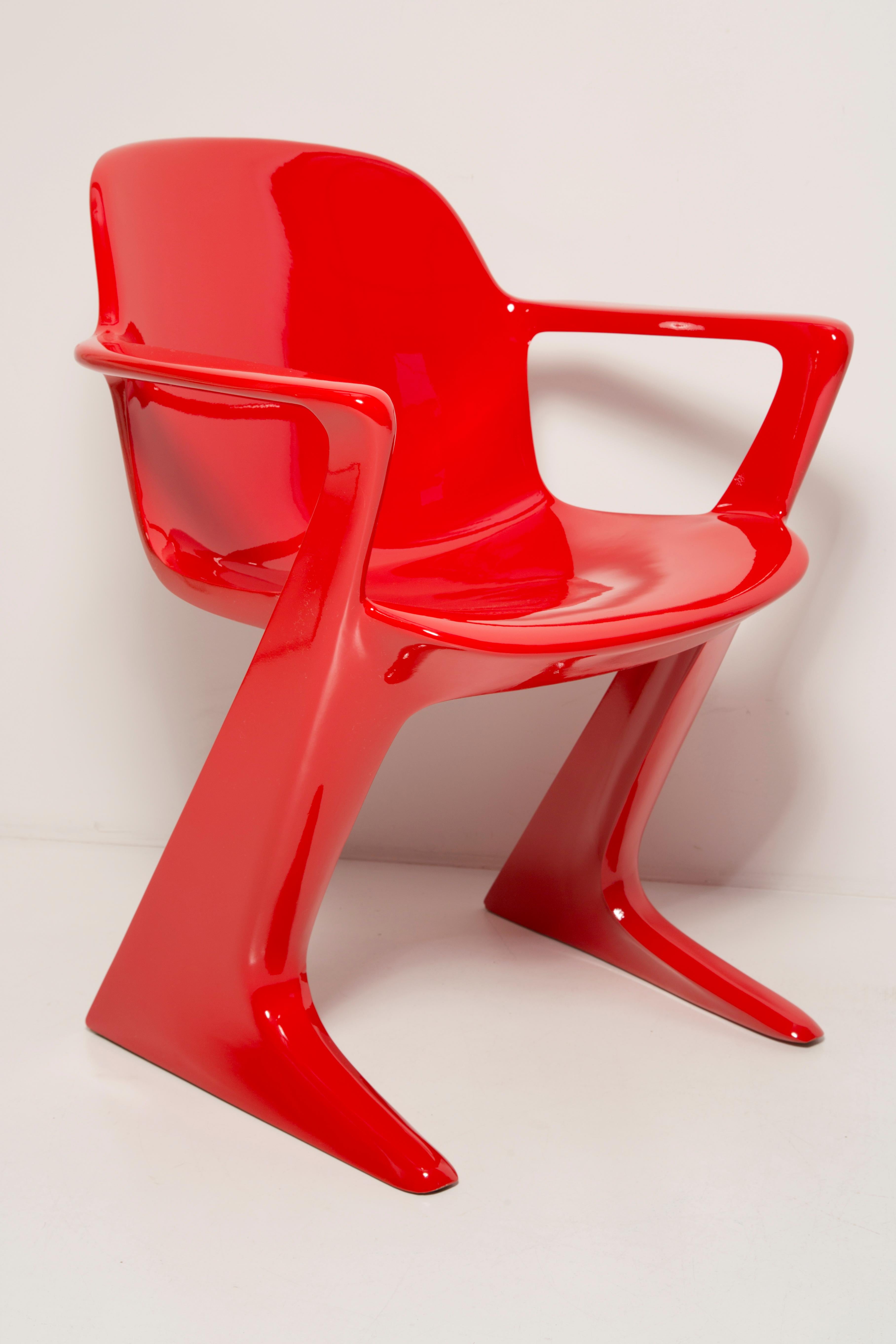 Midcentury Signal Red Kangaroo Chair Designed by Ernst Moeckl, Germany, 1968 In Excellent Condition For Sale In 05-080 Hornowek, PL