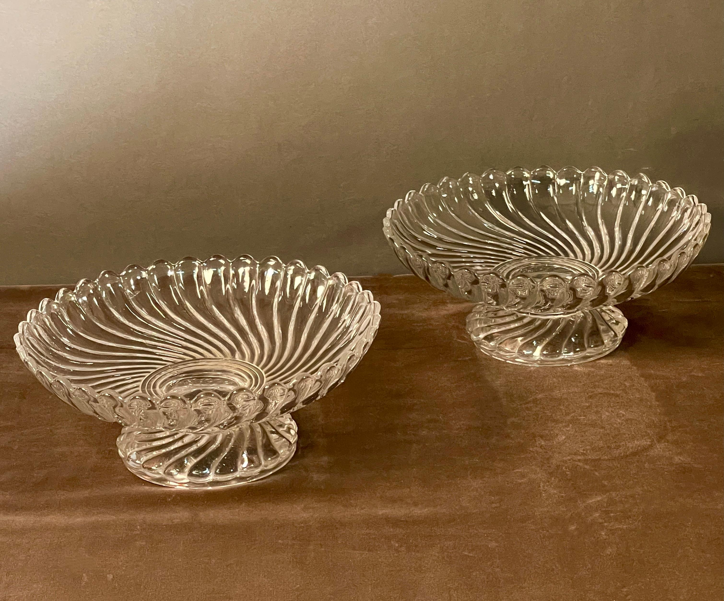 Copa de cristal de Baccarat firmada a mediados de siglo en venta 6