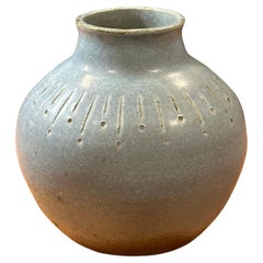Vase California Studio Pottery signé du milieu du siècle dernier