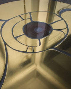 Tavolo da cocktail di metà secolo firmato Lova Creations in ottone dorato e intarsio di agata