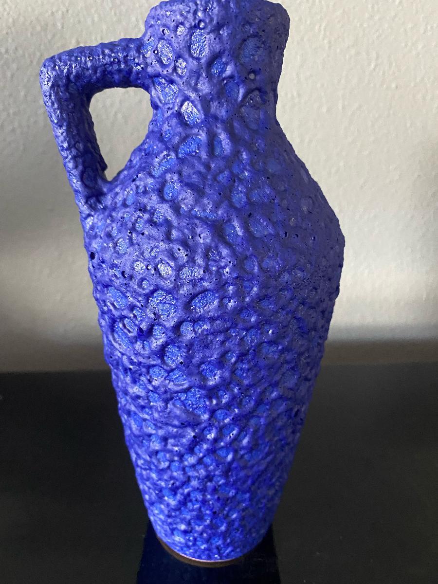 Allemand Vase en lave grasse Silberdistel bleu Yves Klein du milieu du siècle dernier en vente