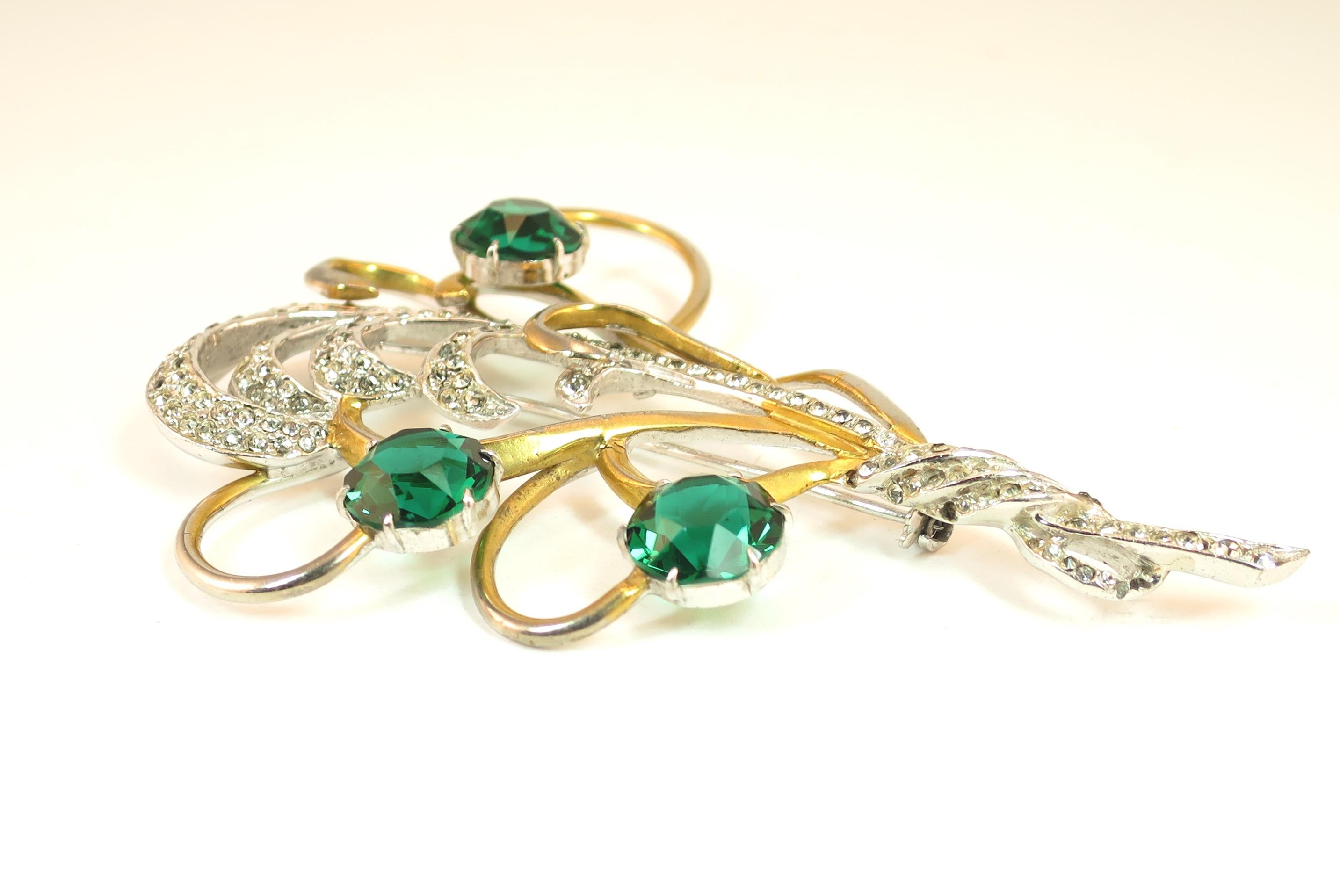 Mid-Century Silson Sterling Rhodium & Emerald Crystal Bouquet Brooch, 1940s For Sale 2