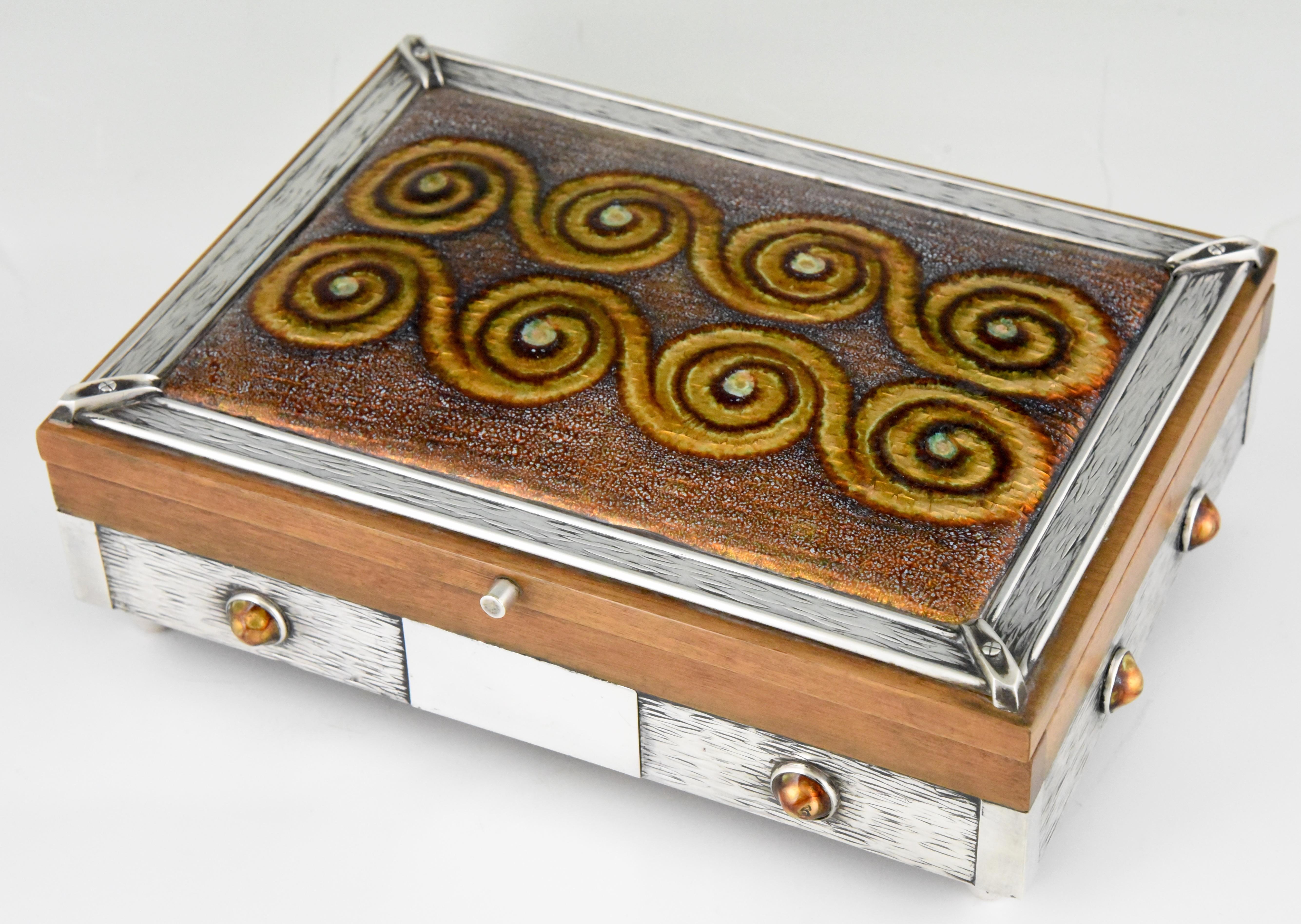 Caja de plata y esmalte de mediados de siglo España 1960 Moderno de mediados de siglo en venta