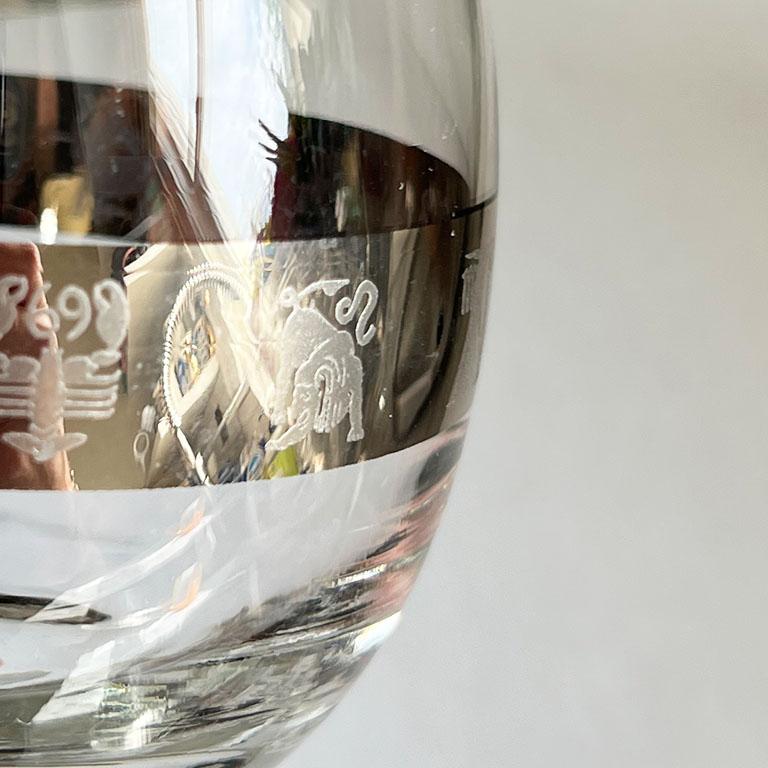 Ensemble de 4 verres à motif astrologique Roly Poly en argent et verre du milieu du siècle dernier Bon état - En vente à Oklahoma City, OK