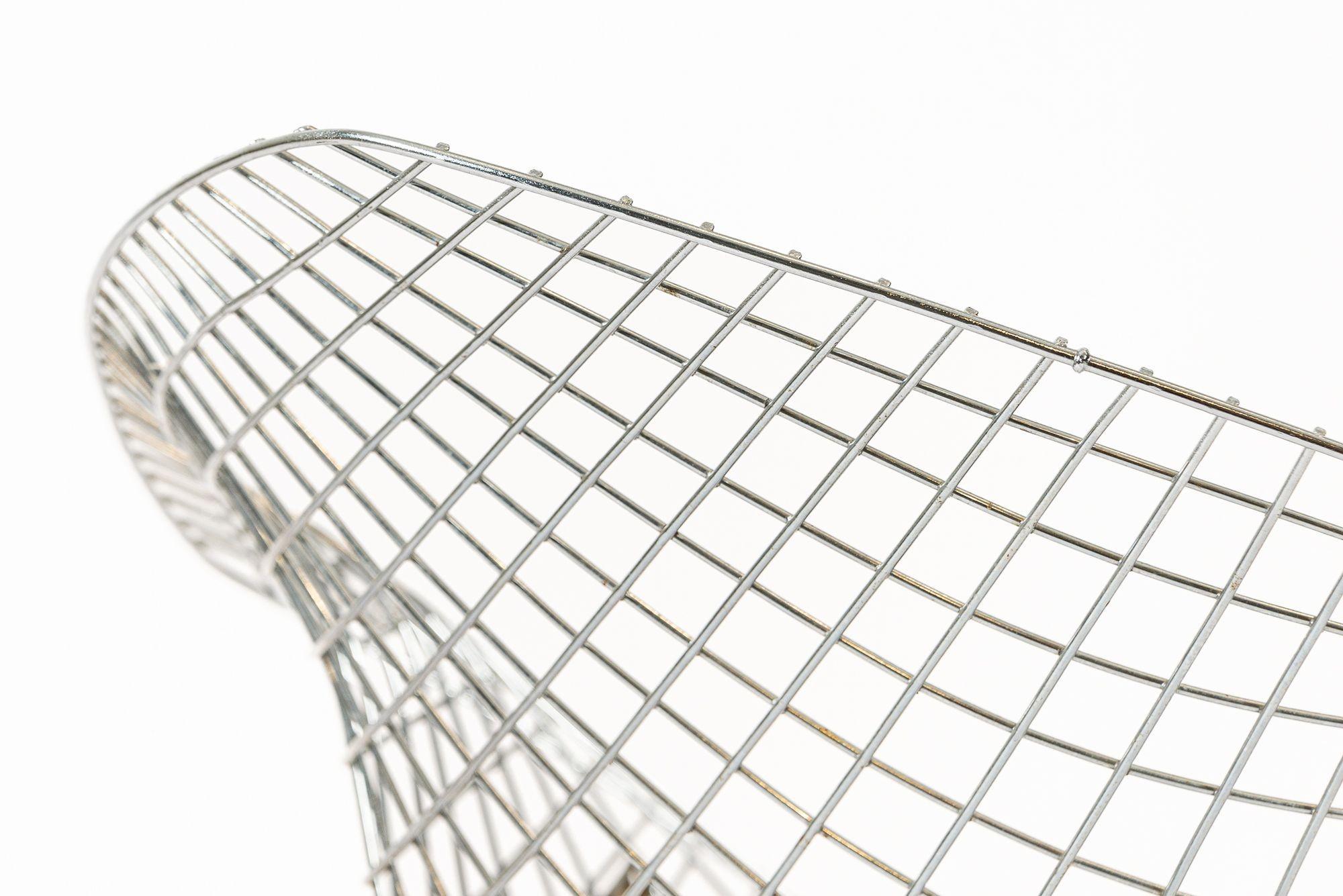 Steel Mid Century Silver Diamond Wire Chair by Bertoia for Knoll For Sale
