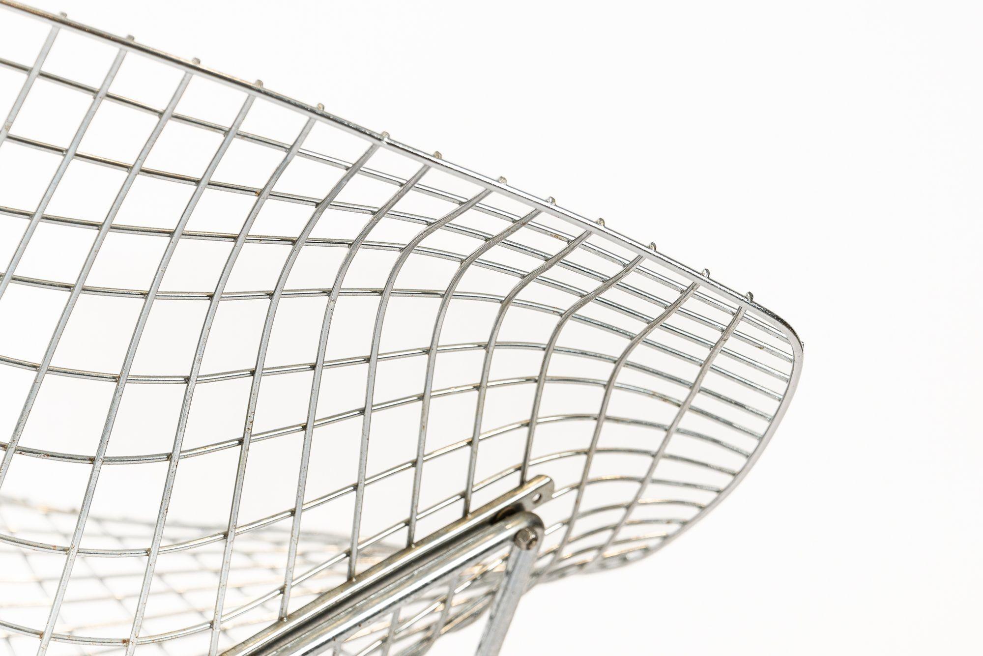 Mid Century Silver Diamond Wire Chair by Bertoia for Knoll For Sale 2