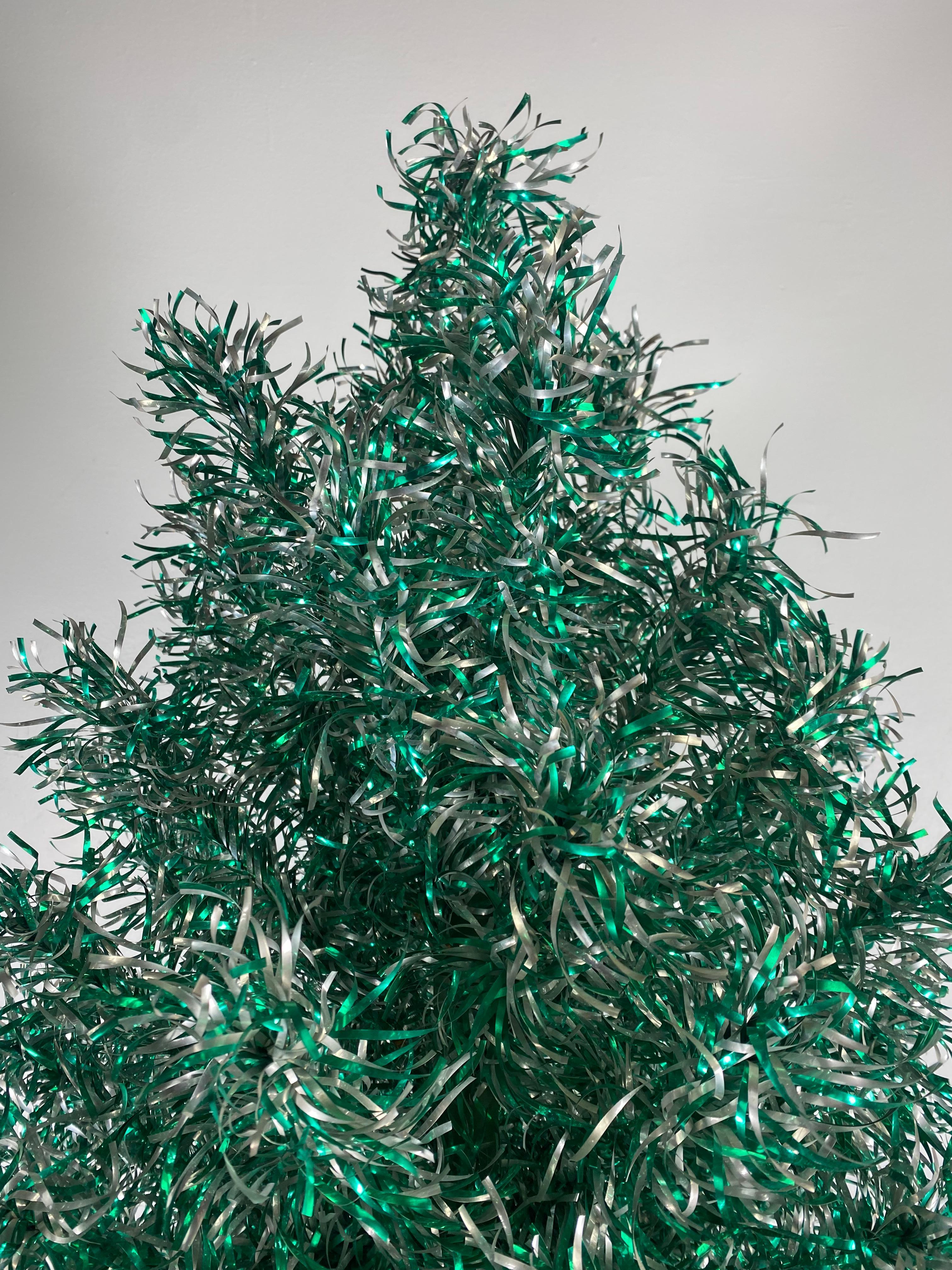 Selten gesehener Mid Century Modern Silber & Grün über 7' Aluminium Weihnachtsbaum. 