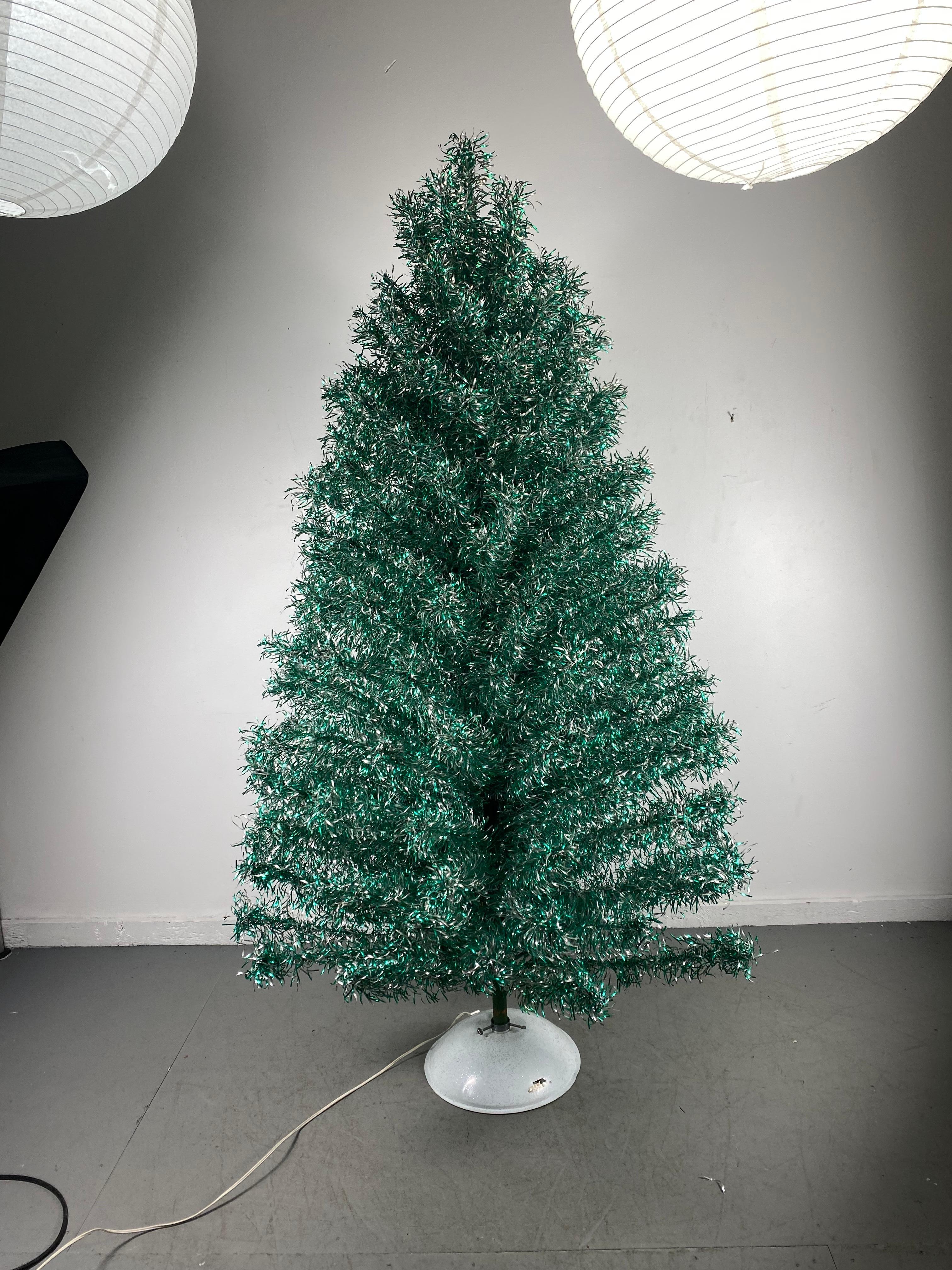 Weihnachtsbaum aus Silber und grünem Aluminium aus der Mitte des Jahrhunderts, „Starlite“ von Revlis im Angebot 1