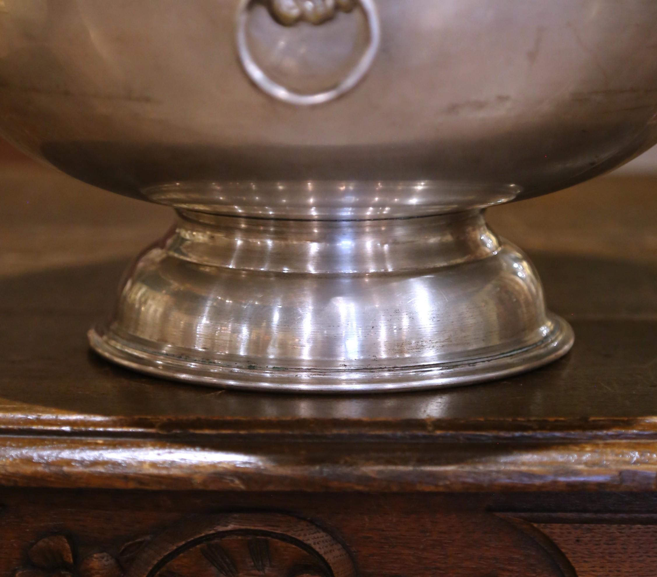 Mid-Century Silver-on-Copper Scalloped Champagne Bucket with Lion Mask Handles In Excellent Condition For Sale In Dallas, TX