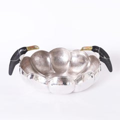 Bol en métal argenté du milieu du siècle avec toucans de Los Castillo