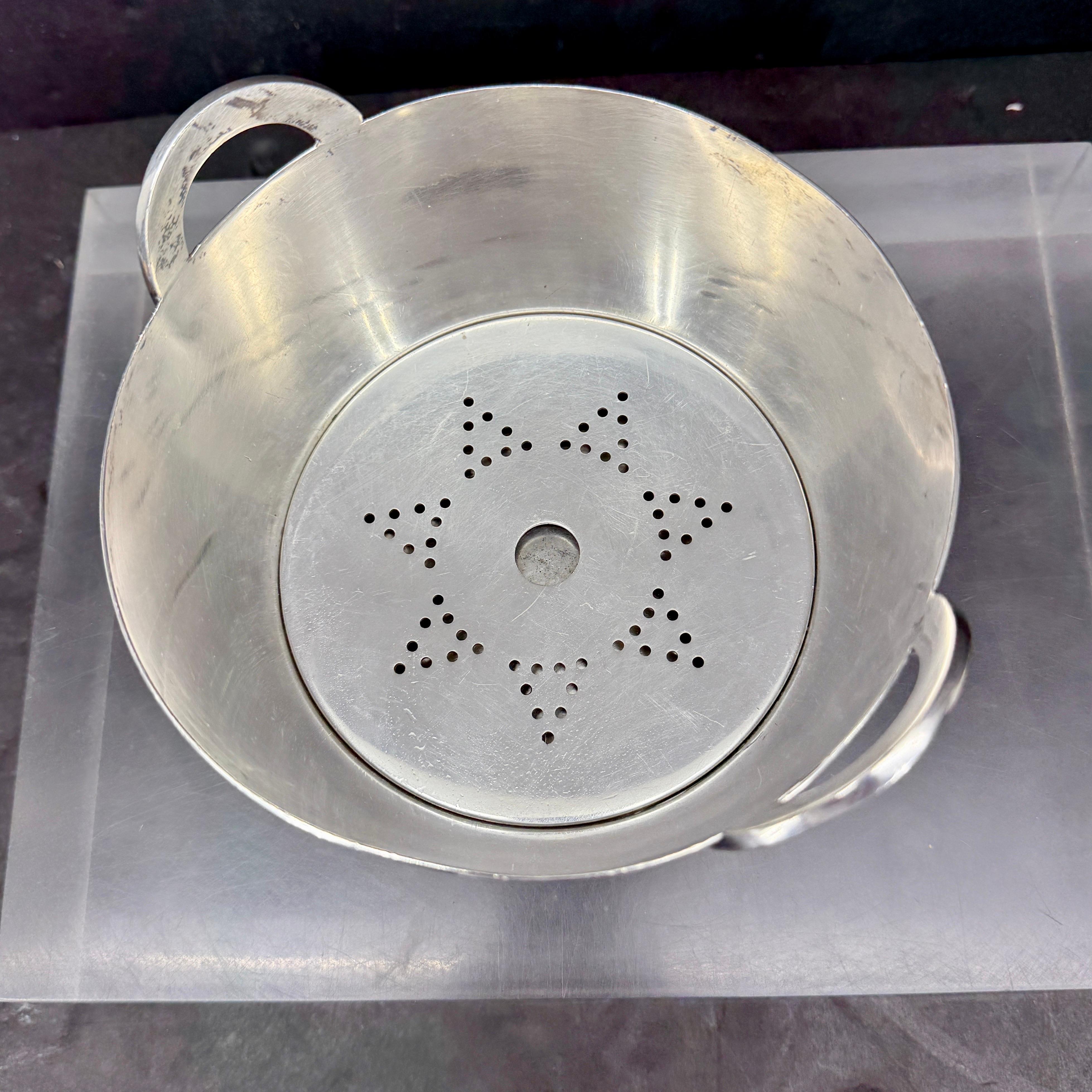 Serveur de seau à glace et de bol à caviar en métal argenté du milieu du siècle avec poignées Bon état - En vente à Haddonfield, NJ