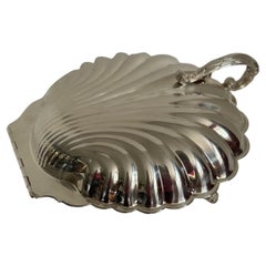 Grand plat à coquille en métal argenté du milieu du siècle avec charnière