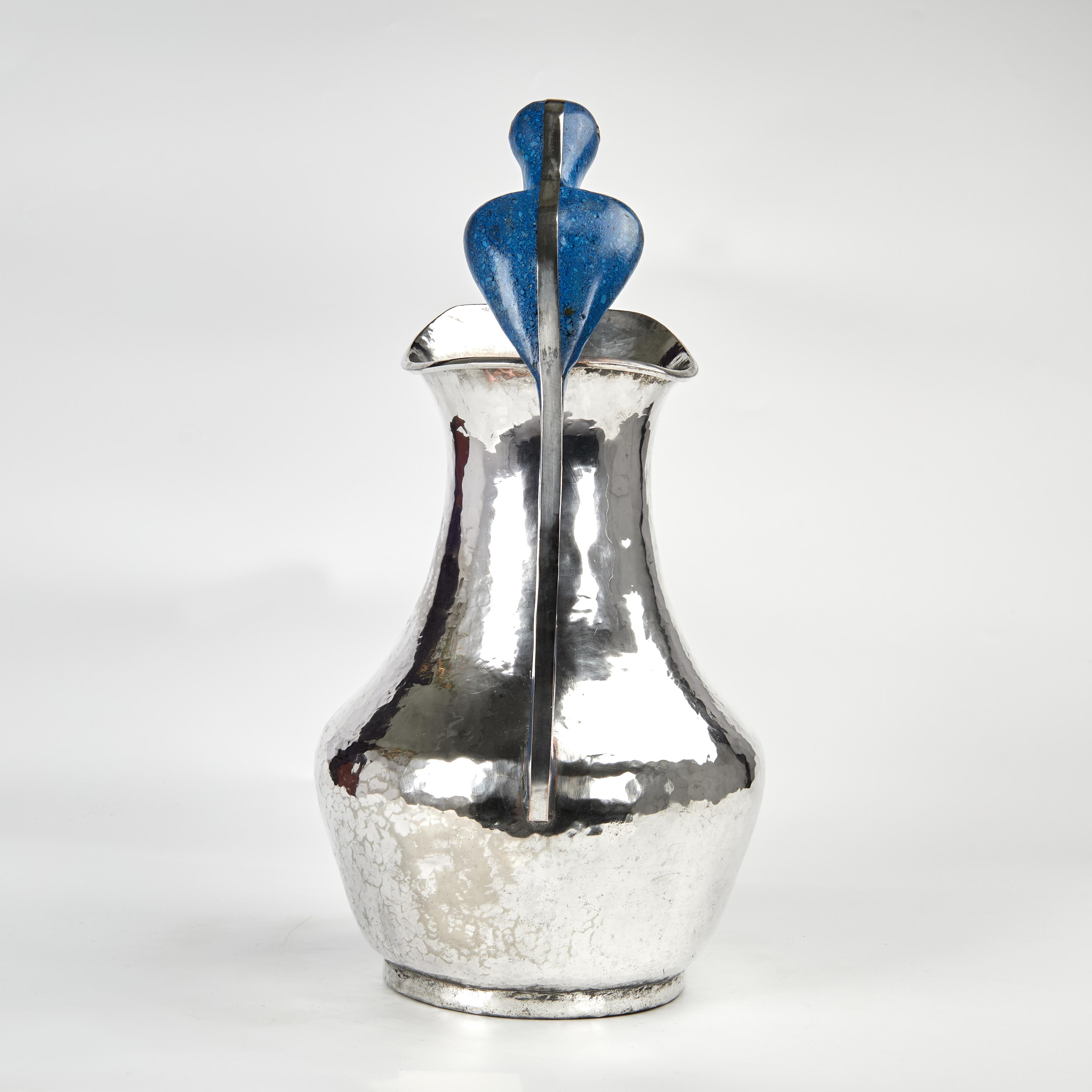 Mid-Century moderno Brocca in argento di metà secolo con manico a pappagallo di Los Castillo in vendita